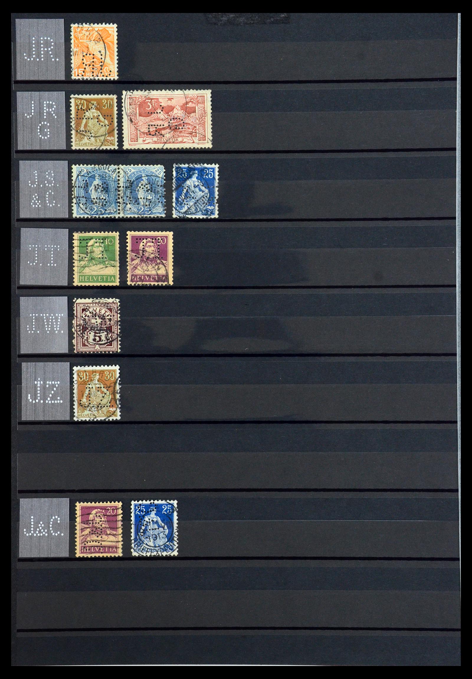 36372 028 - Postzegelverzameling 36372 Zwitserland perfins 1880-1960.