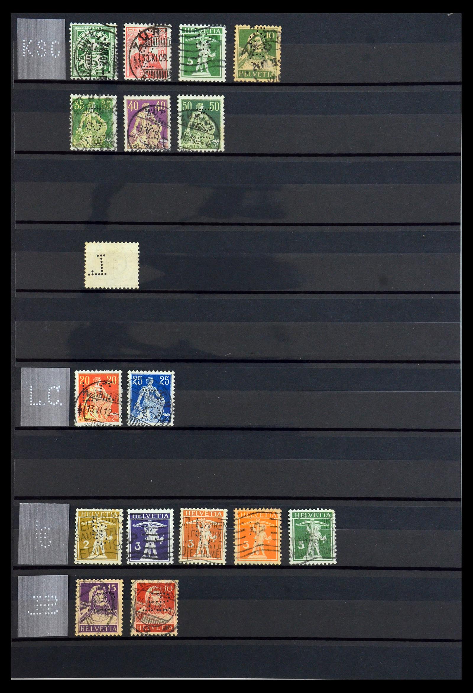 36372 030 - Postzegelverzameling 36372 Zwitserland perfins 1880-1960.