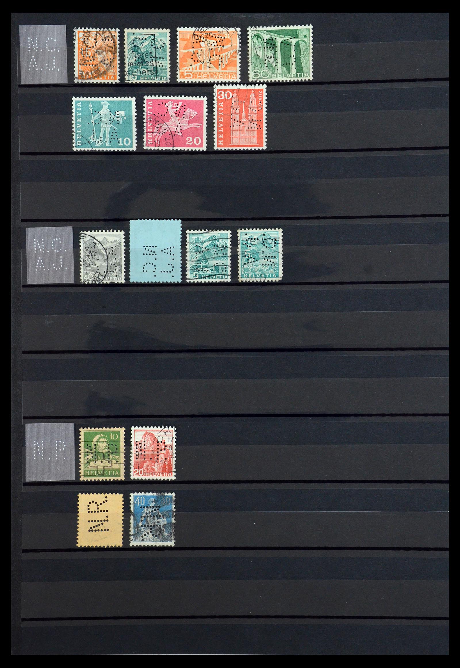 36372 034 - Postzegelverzameling 36372 Zwitserland perfins 1880-1960.