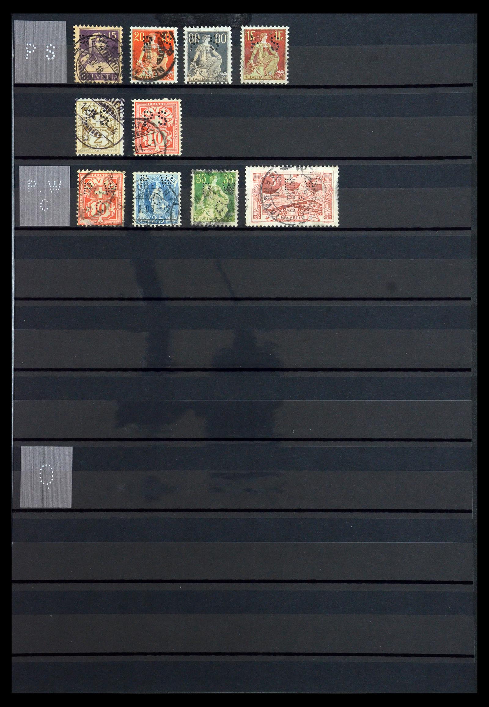 36372 039 - Postzegelverzameling 36372 Zwitserland perfins 1880-1960.