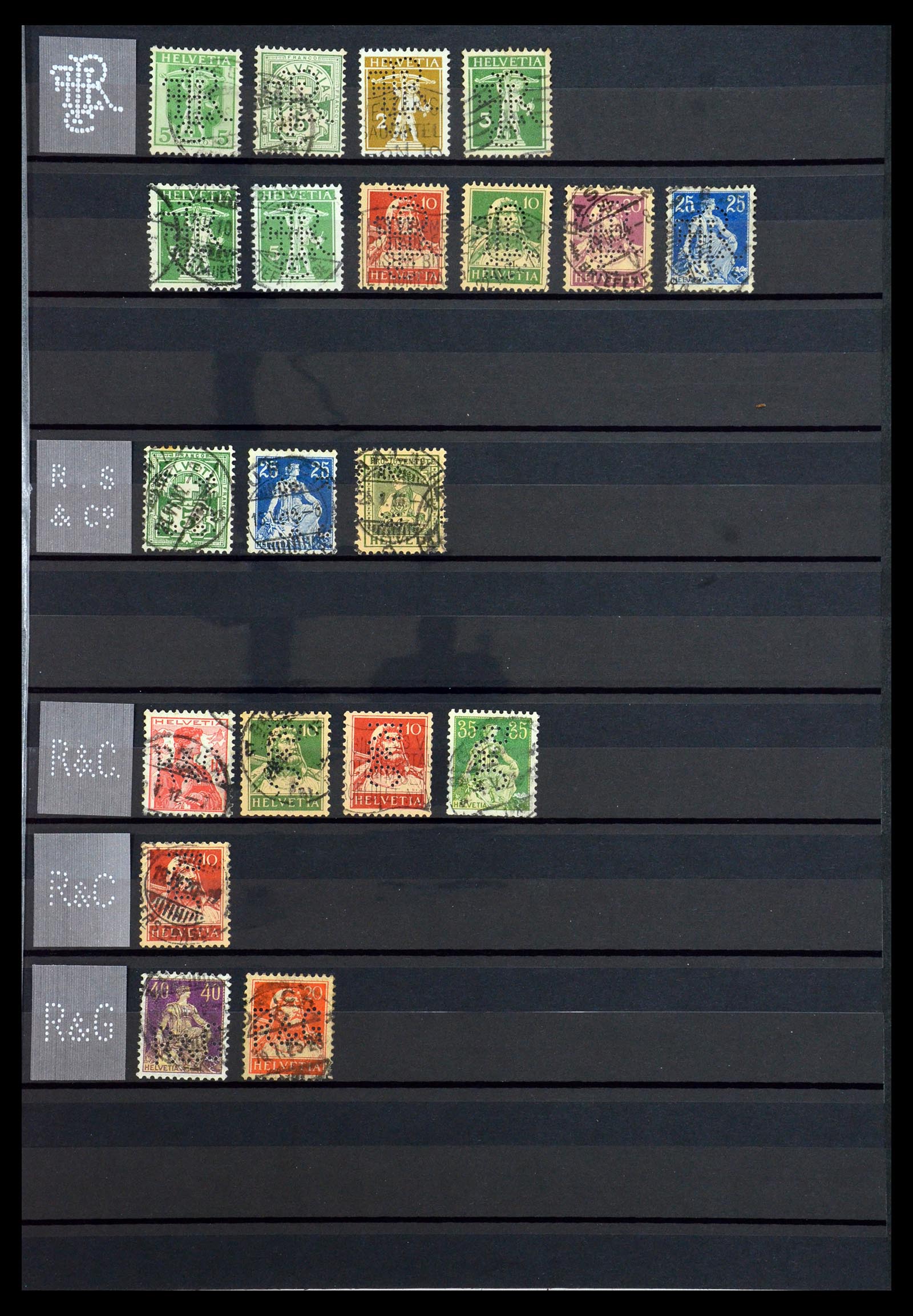 36372 041 - Postzegelverzameling 36372 Zwitserland perfins 1880-1960.