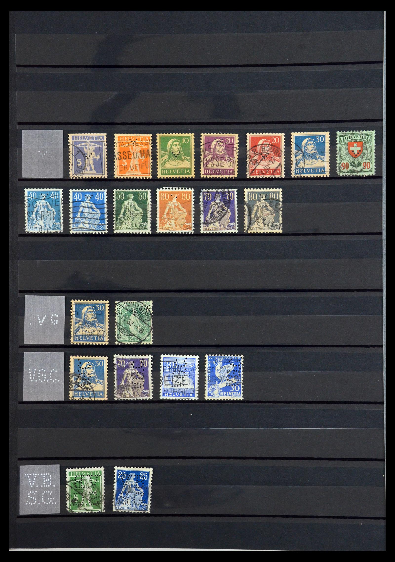 36372 051 - Postzegelverzameling 36372 Zwitserland perfins 1880-1960.