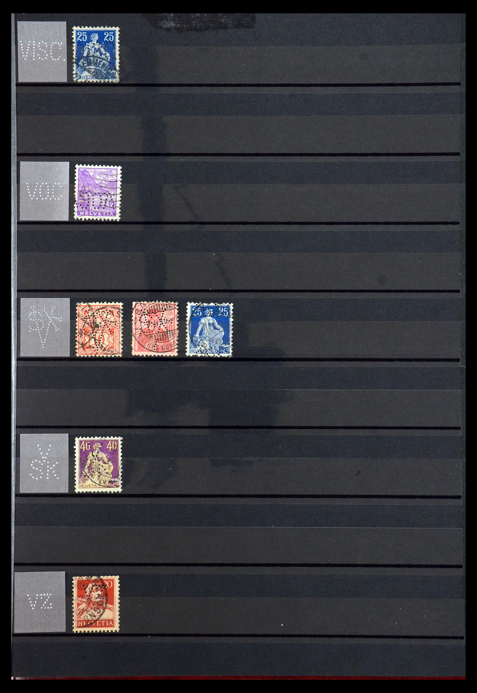 36372 052 - Postzegelverzameling 36372 Zwitserland perfins 1880-1960.