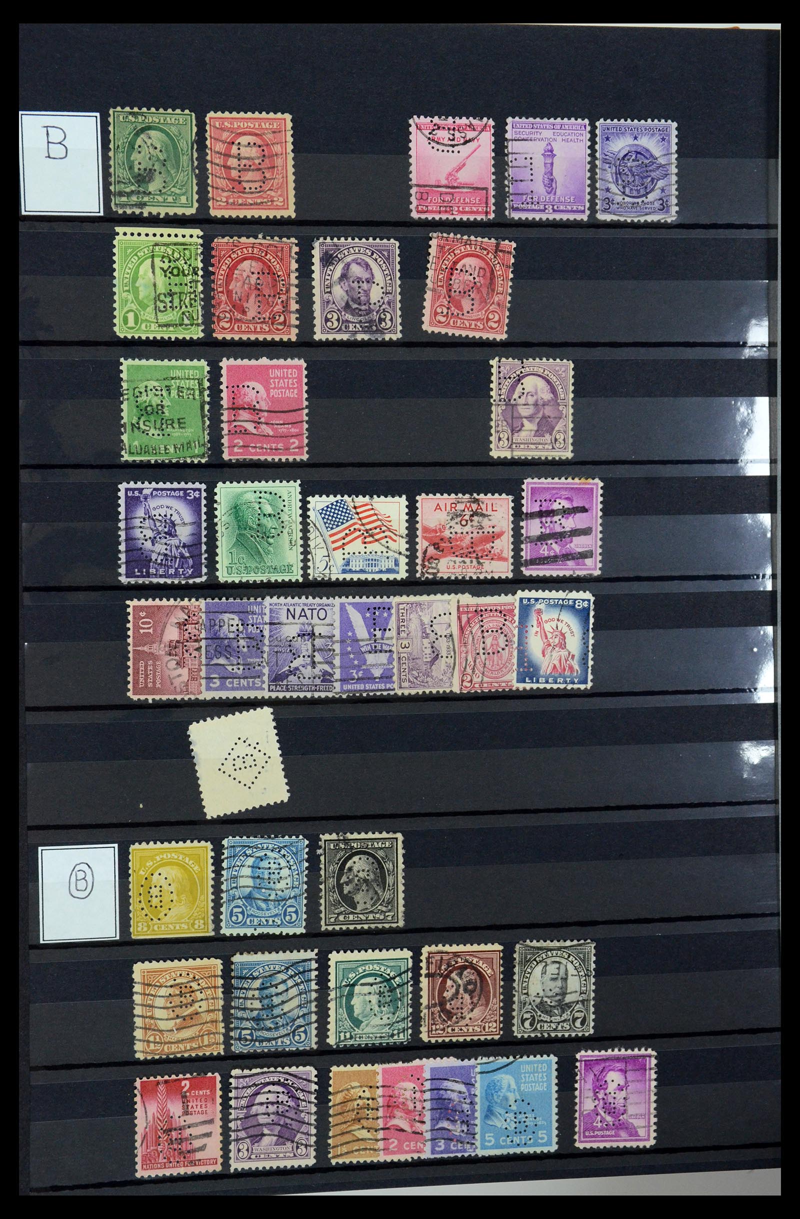 36388 010 - Postzegelverzameling 36388 USA perfins.
