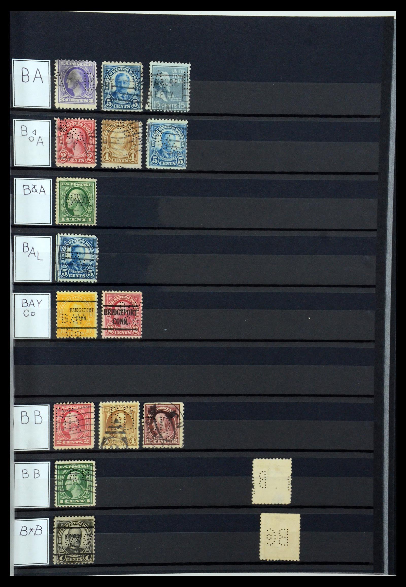 36388 011 - Postzegelverzameling 36388 USA perfins.