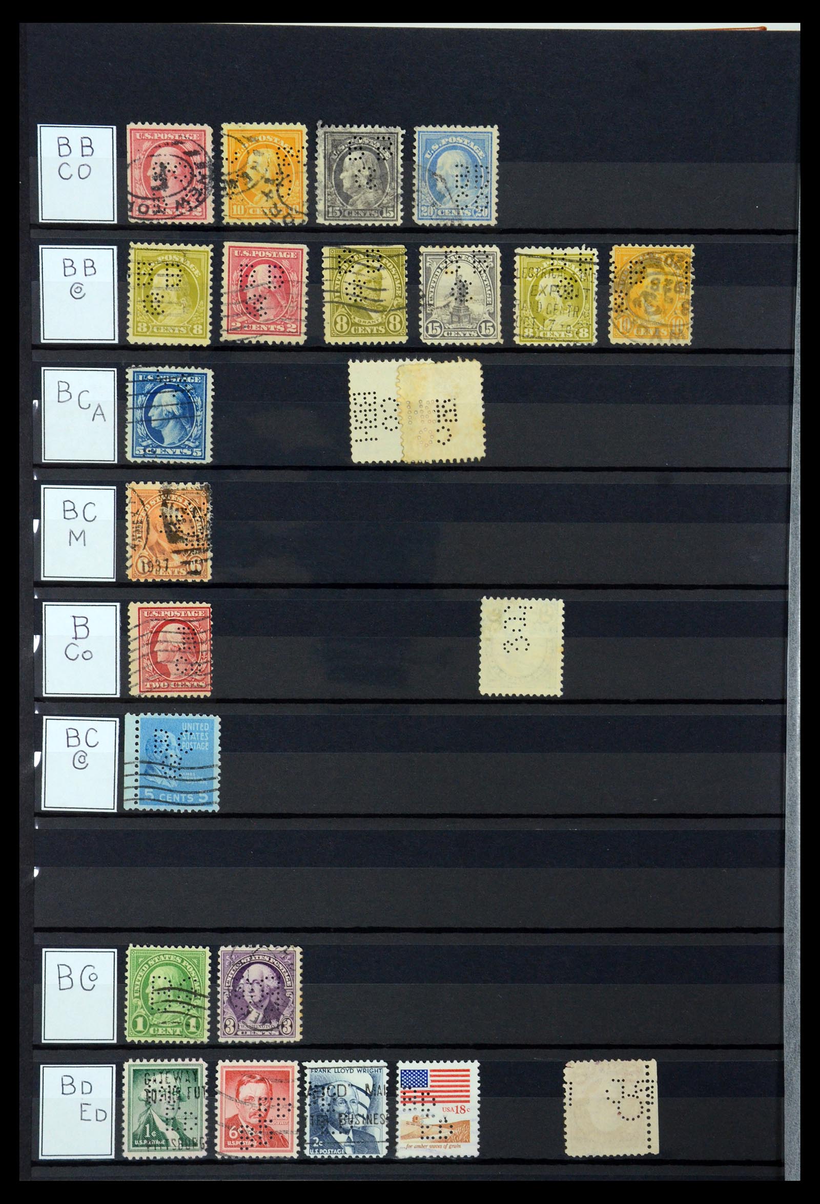 36388 012 - Postzegelverzameling 36388 USA perfins.
