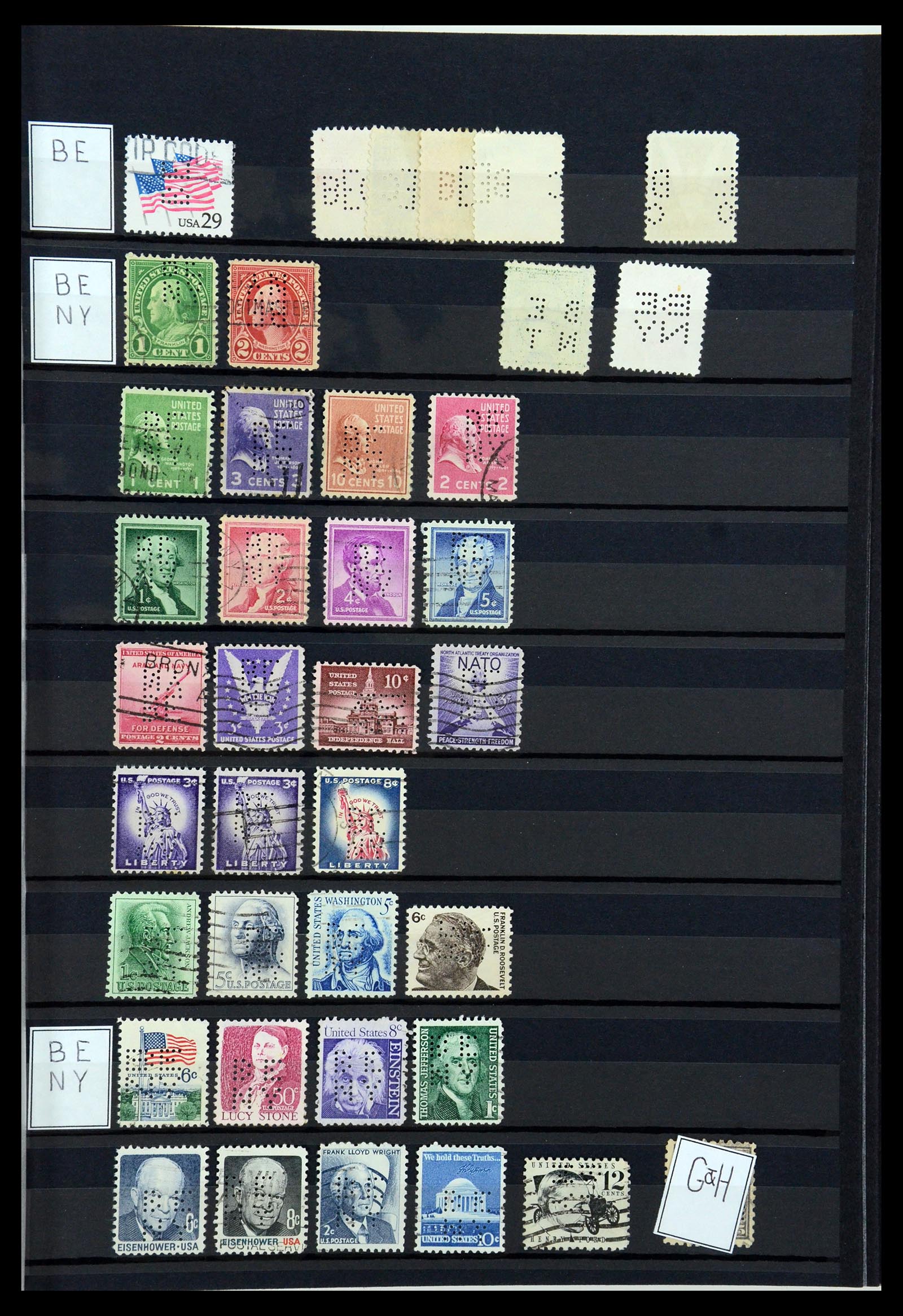 36388 013 - Postzegelverzameling 36388 USA perfins.