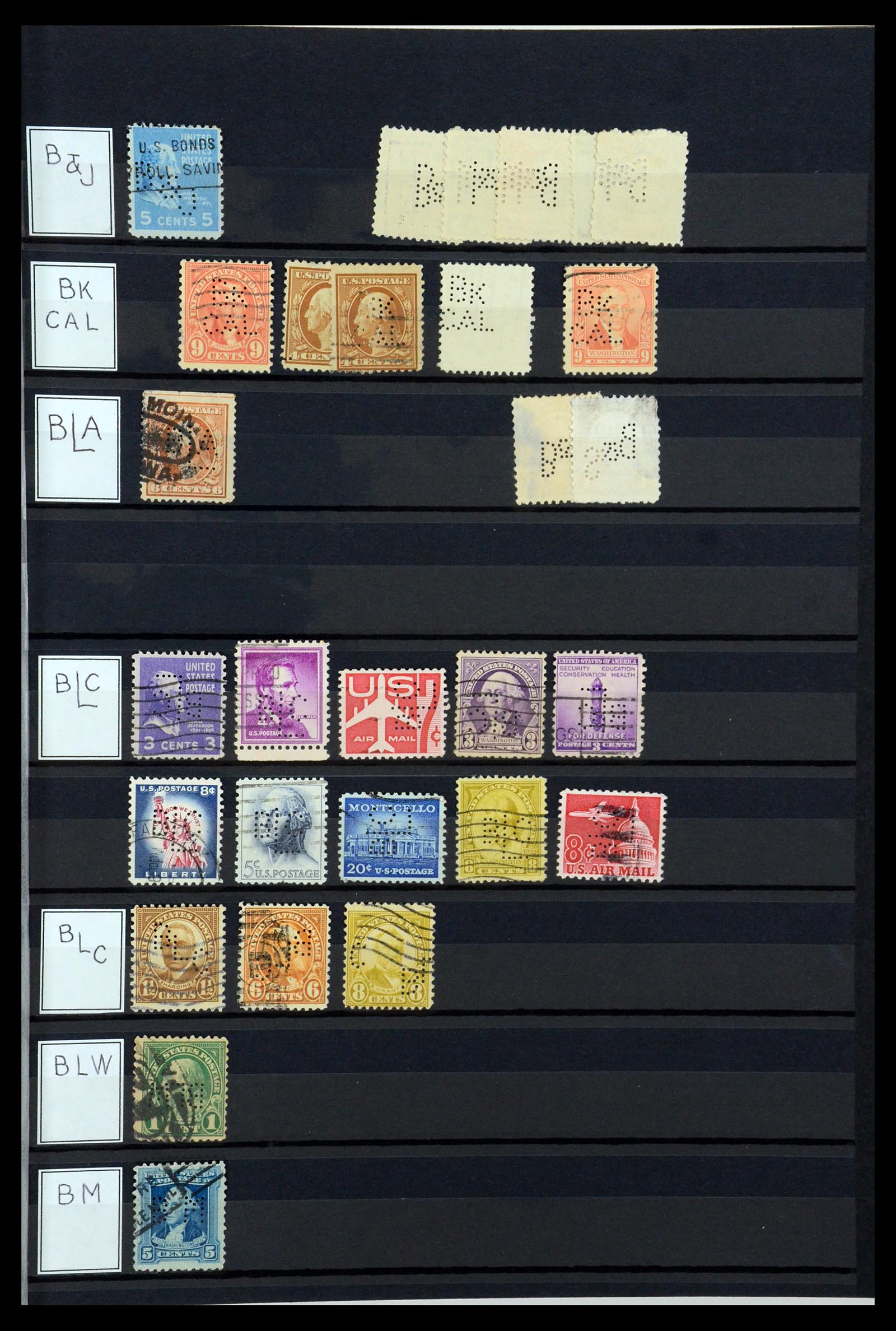36388 015 - Postzegelverzameling 36388 USA perfins.
