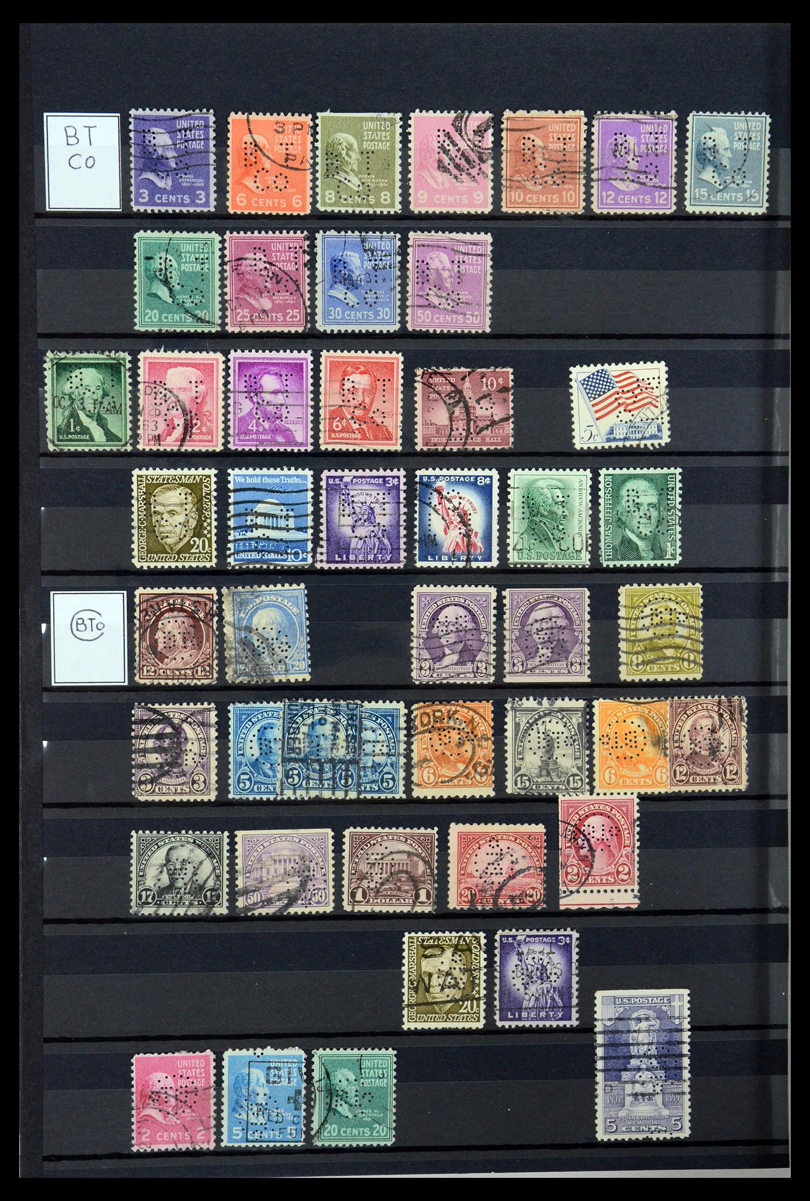 36388 020 - Postzegelverzameling 36388 USA perfins.
