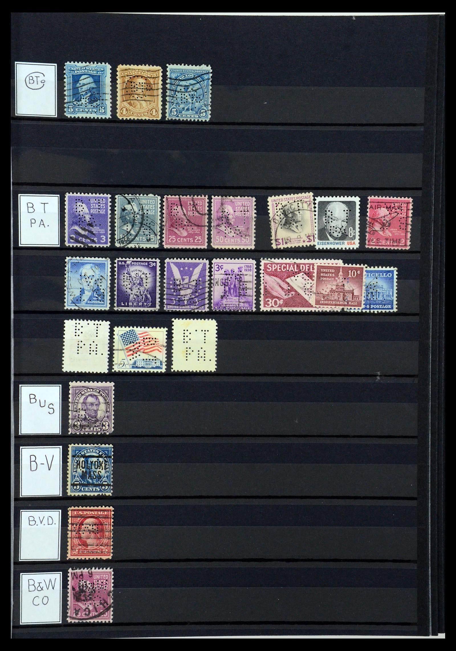 36388 021 - Postzegelverzameling 36388 USA perfins.