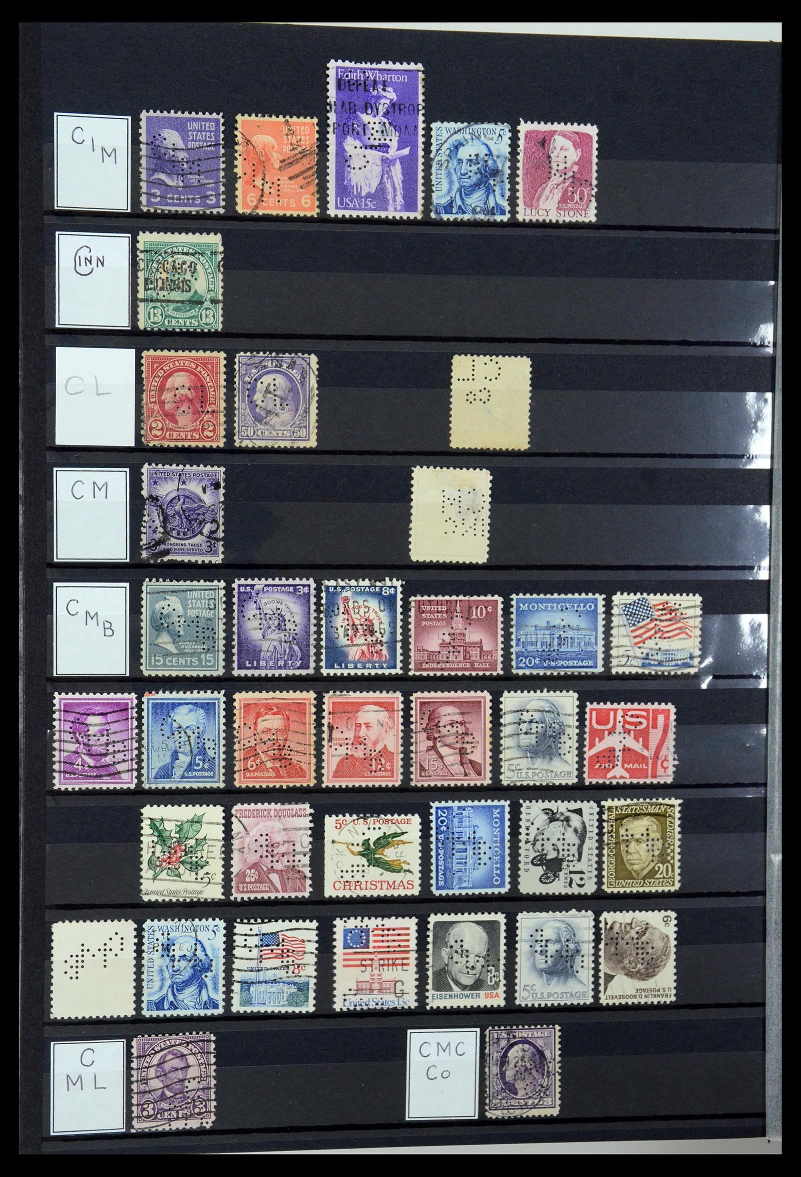 36388 028 - Postzegelverzameling 36388 USA perfins.