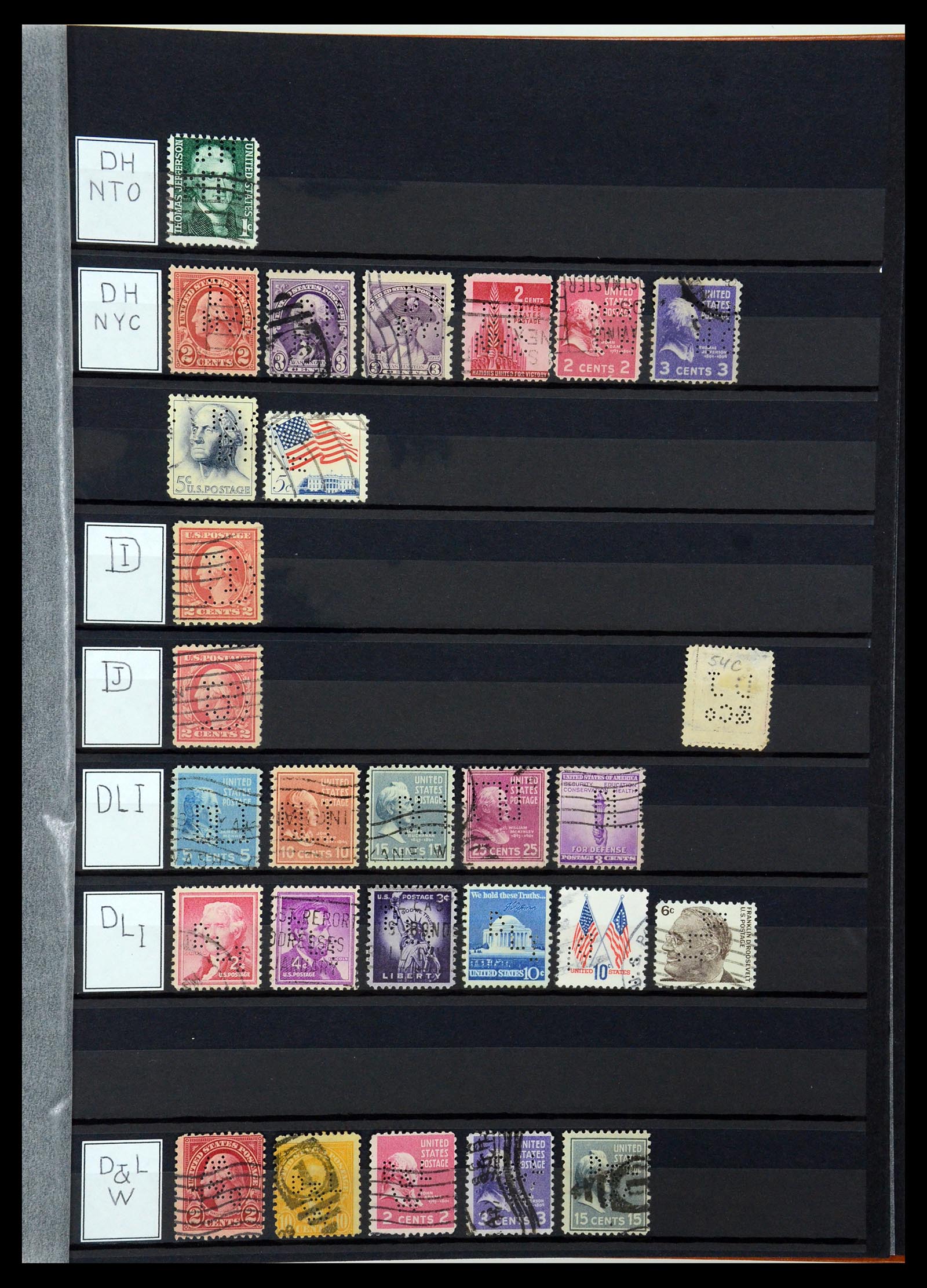 36388 037 - Postzegelverzameling 36388 USA perfins.