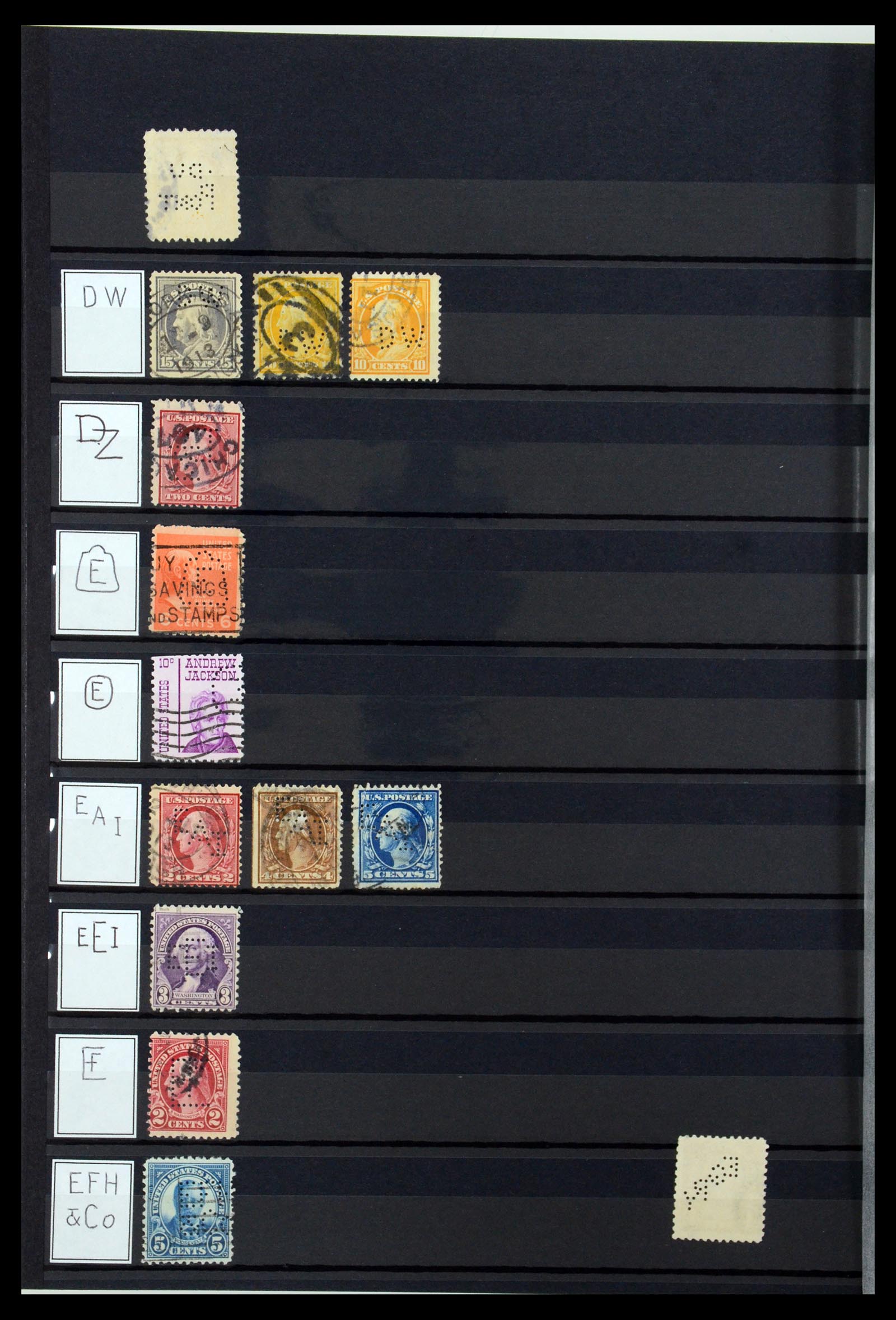 36388 040 - Postzegelverzameling 36388 USA perfins.
