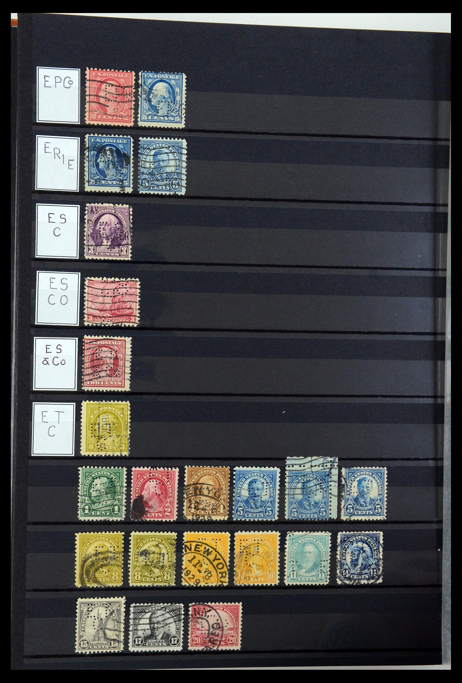 36388 042 - Postzegelverzameling 36388 USA perfins.