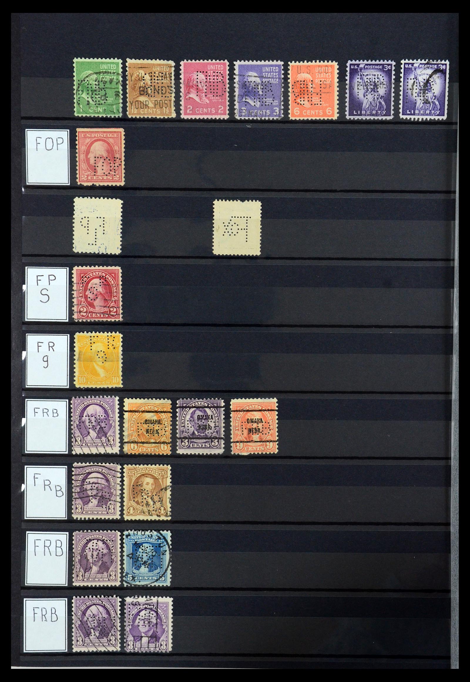 36388 048 - Postzegelverzameling 36388 USA perfins.