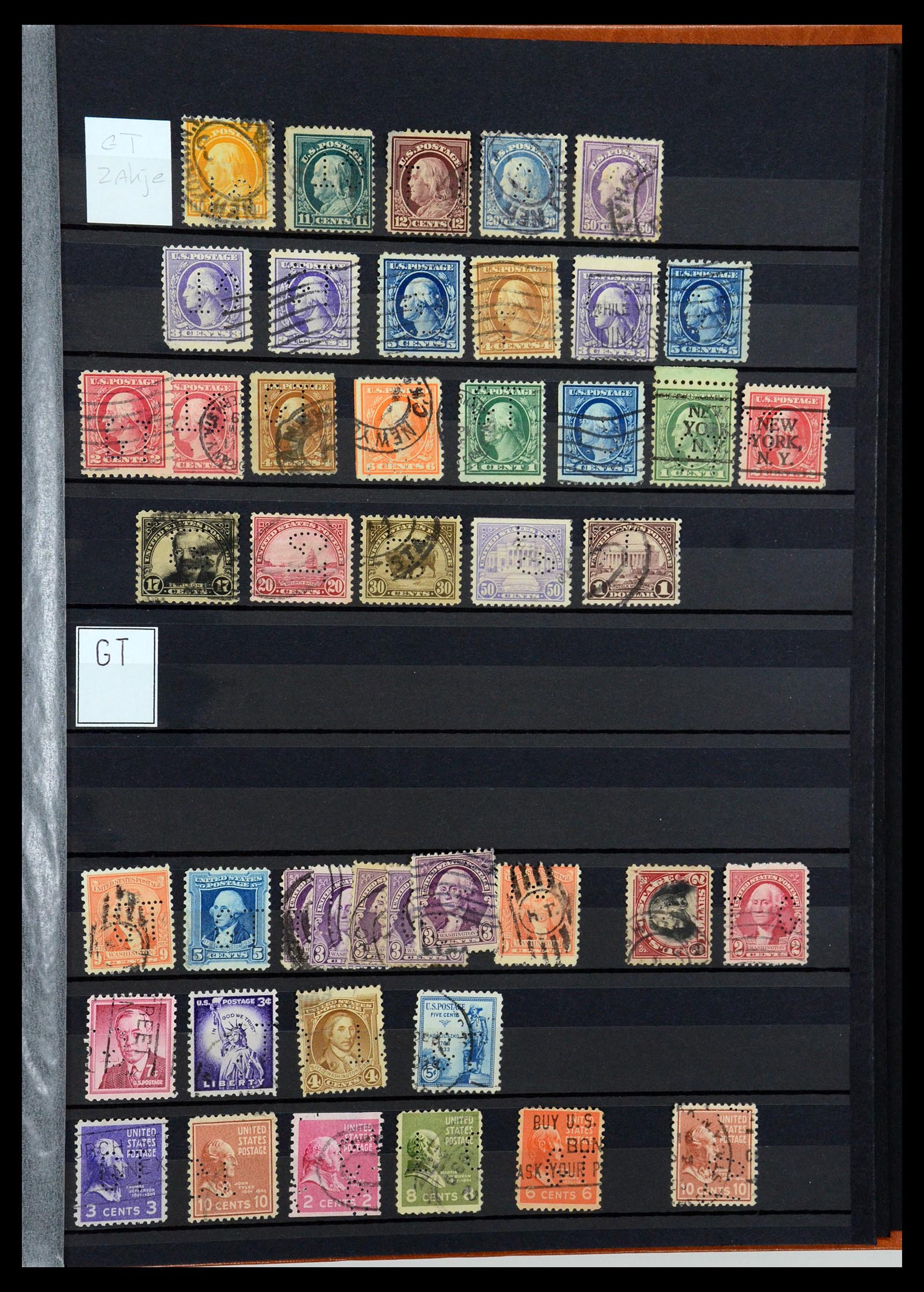 36388 059 - Postzegelverzameling 36388 USA perfins.