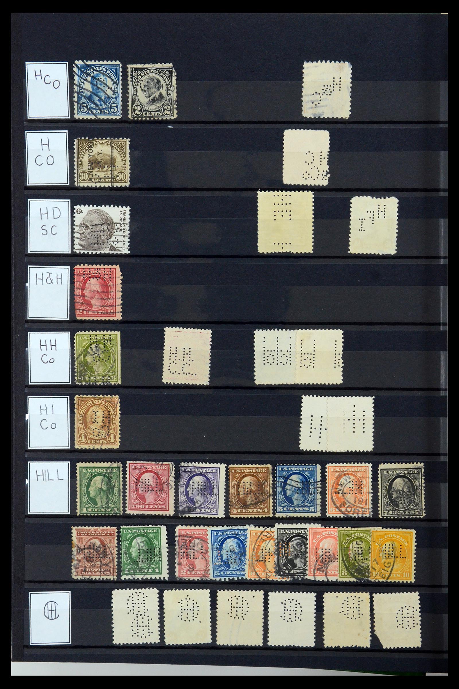 36388 062 - Postzegelverzameling 36388 USA perfins.