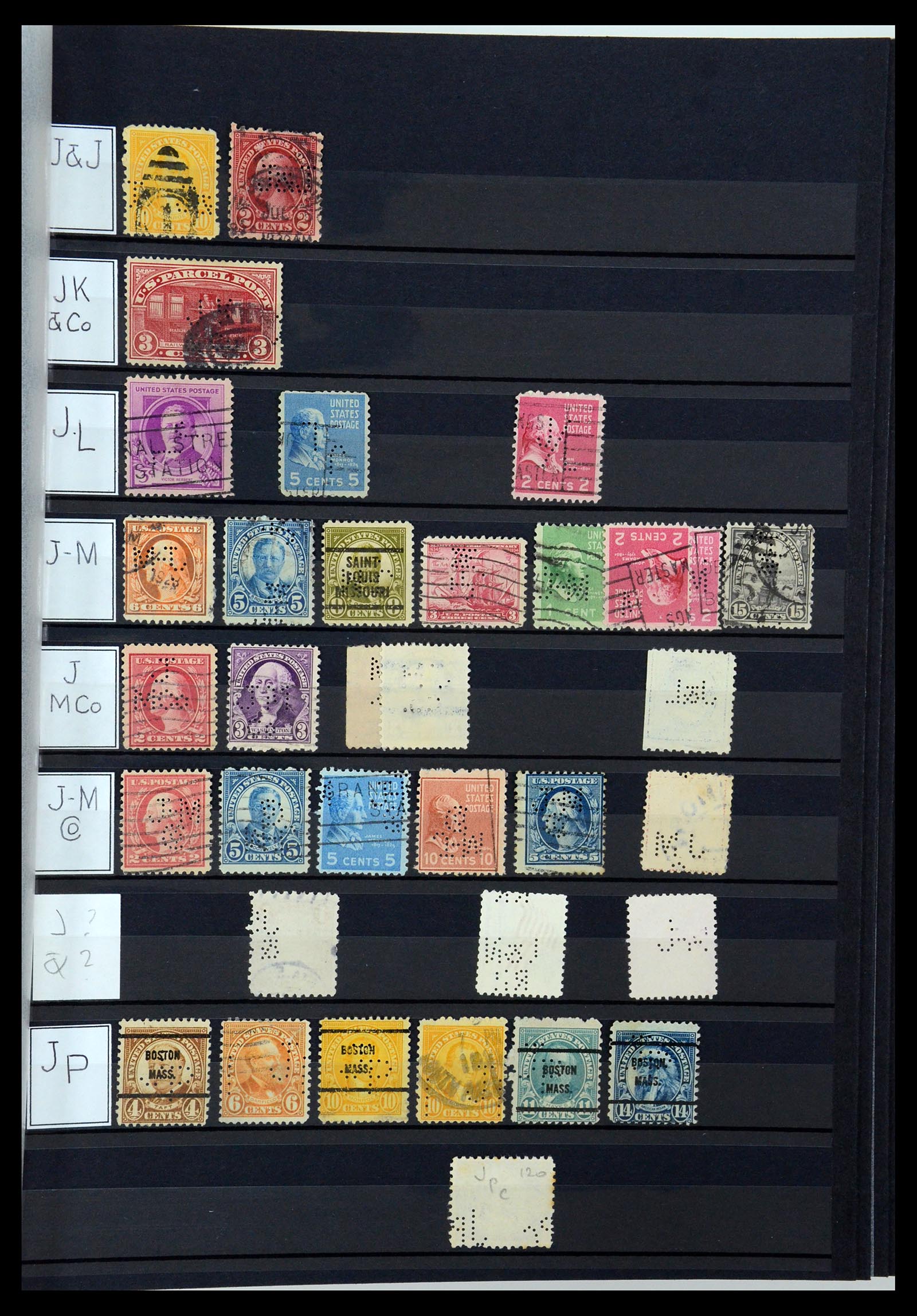 36388 073 - Postzegelverzameling 36388 USA perfins.