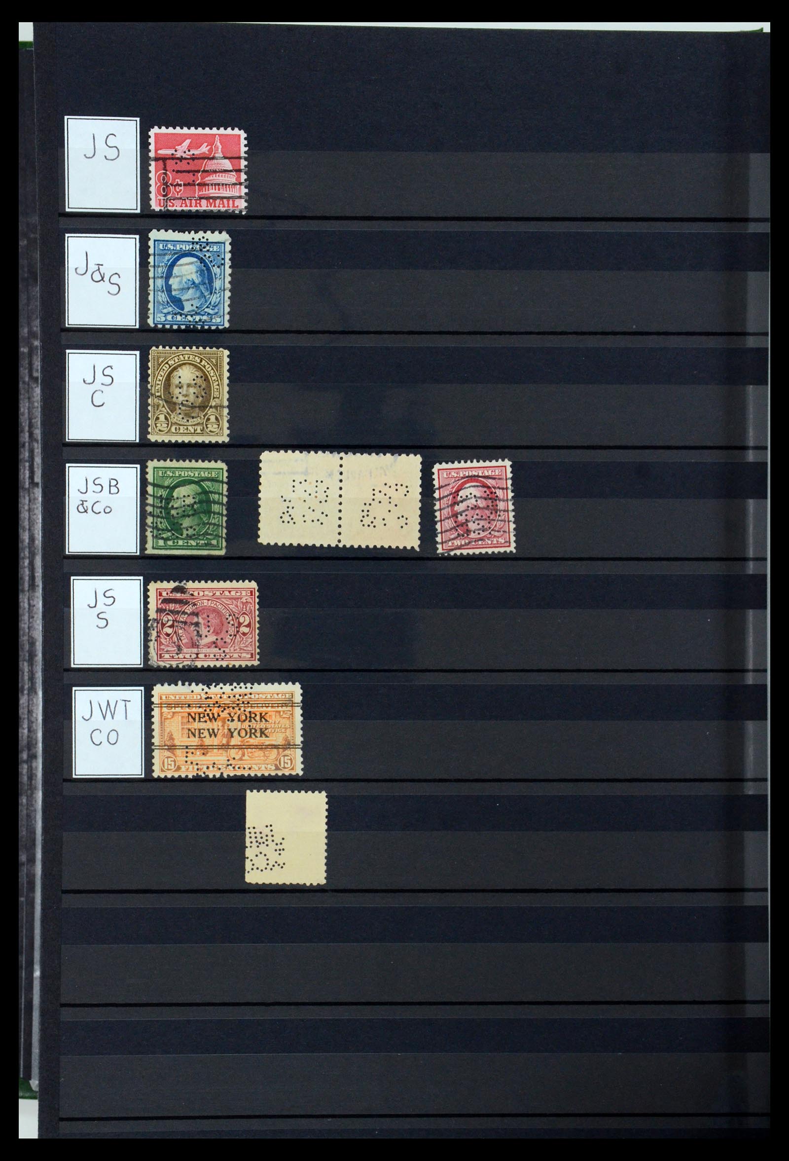 36388 074 - Postzegelverzameling 36388 USA perfins.