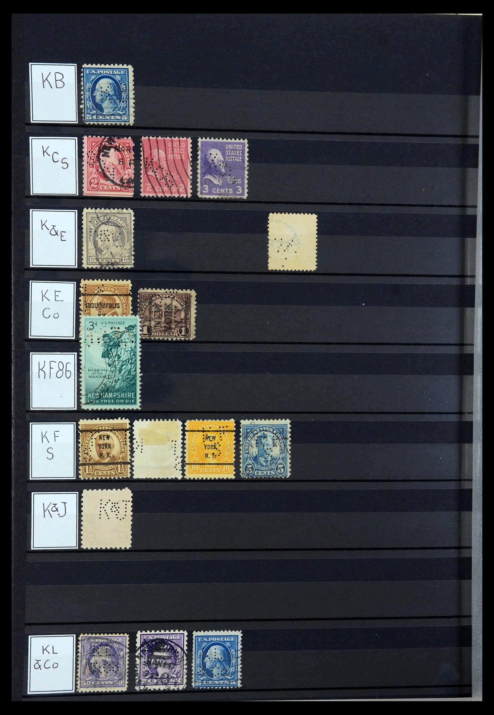 36388 076 - Postzegelverzameling 36388 USA perfins.