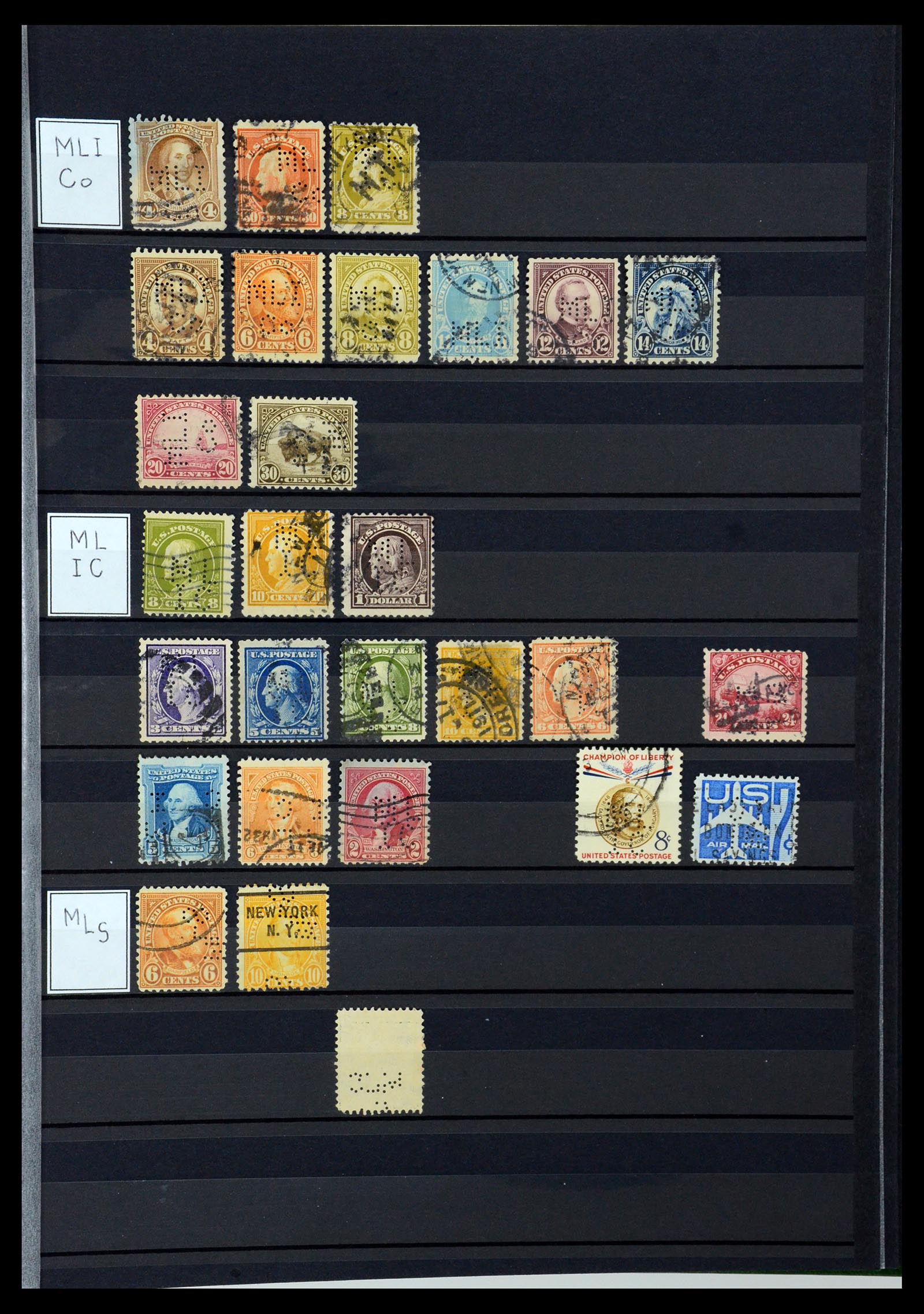36388 089 - Postzegelverzameling 36388 USA perfins.
