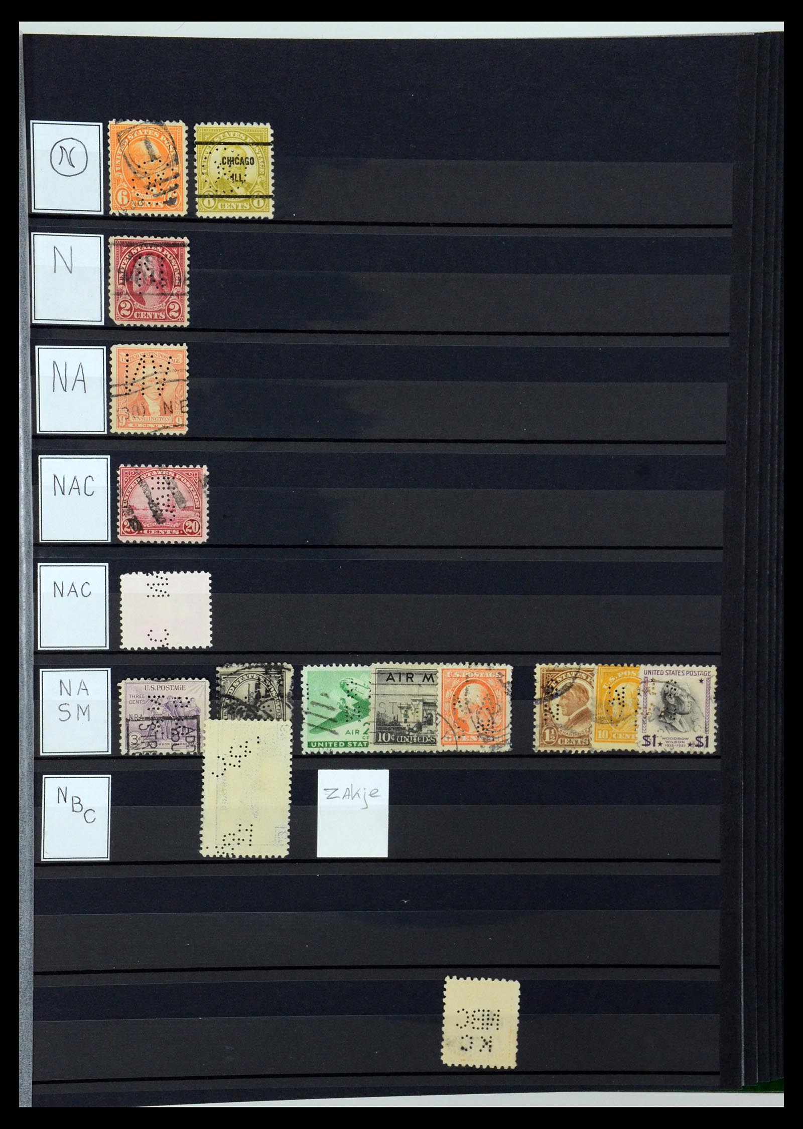 36388 093 - Postzegelverzameling 36388 USA perfins.