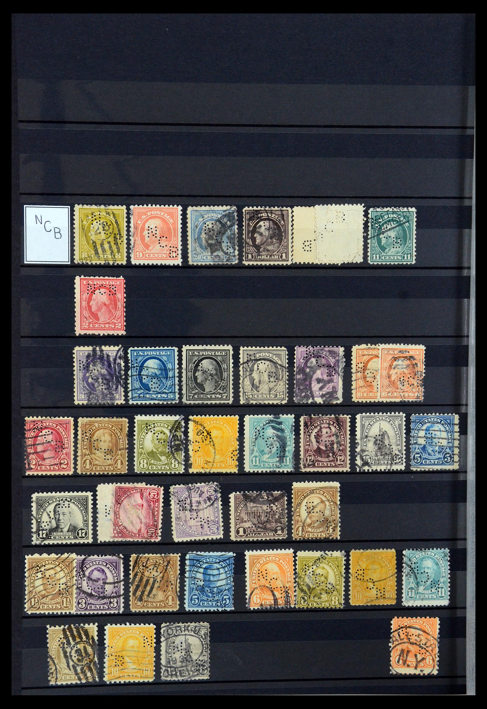 36388 094 - Postzegelverzameling 36388 USA perfins.