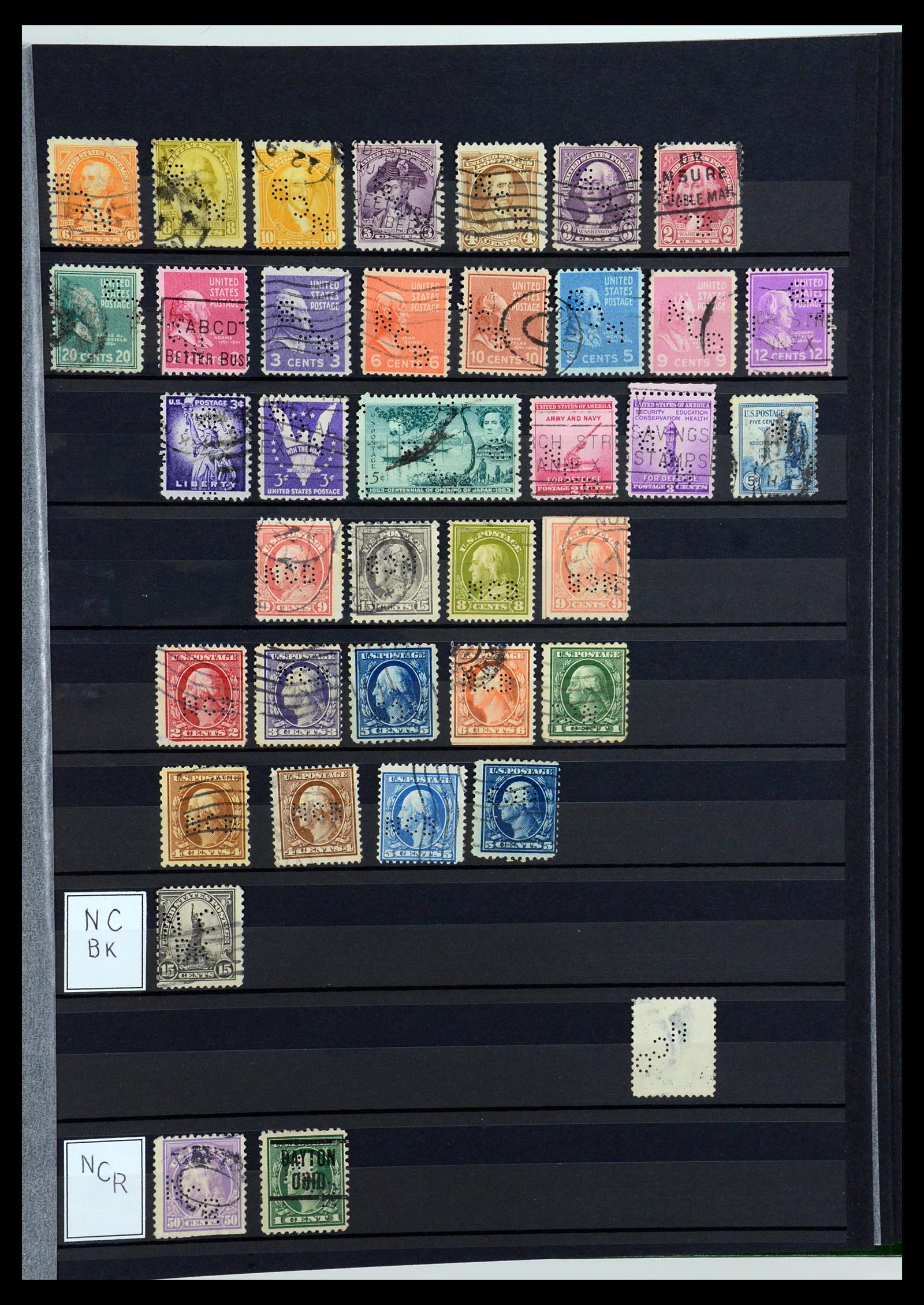 36388 095 - Postzegelverzameling 36388 USA perfins.