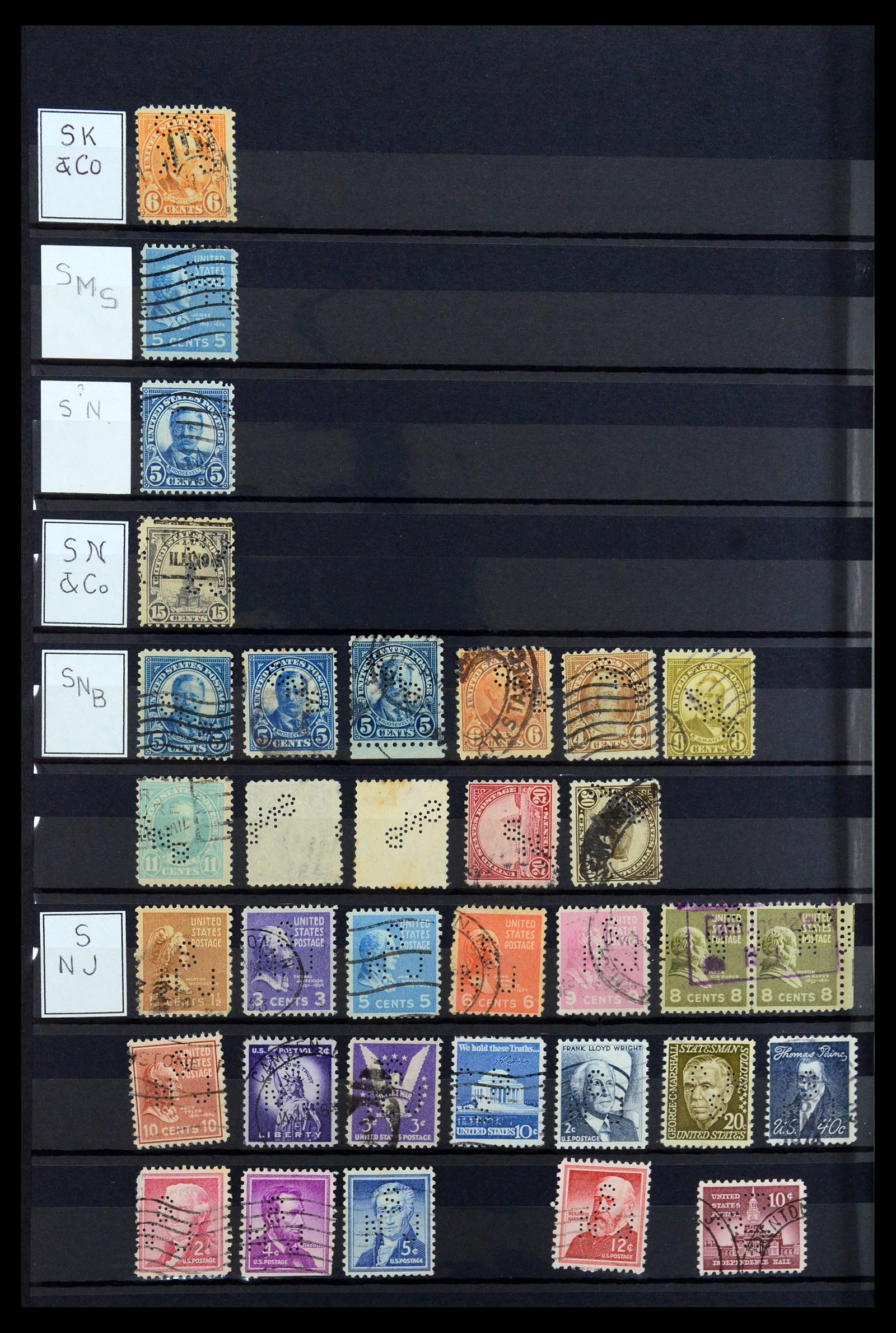 36388 130 - Postzegelverzameling 36388 USA perfins.