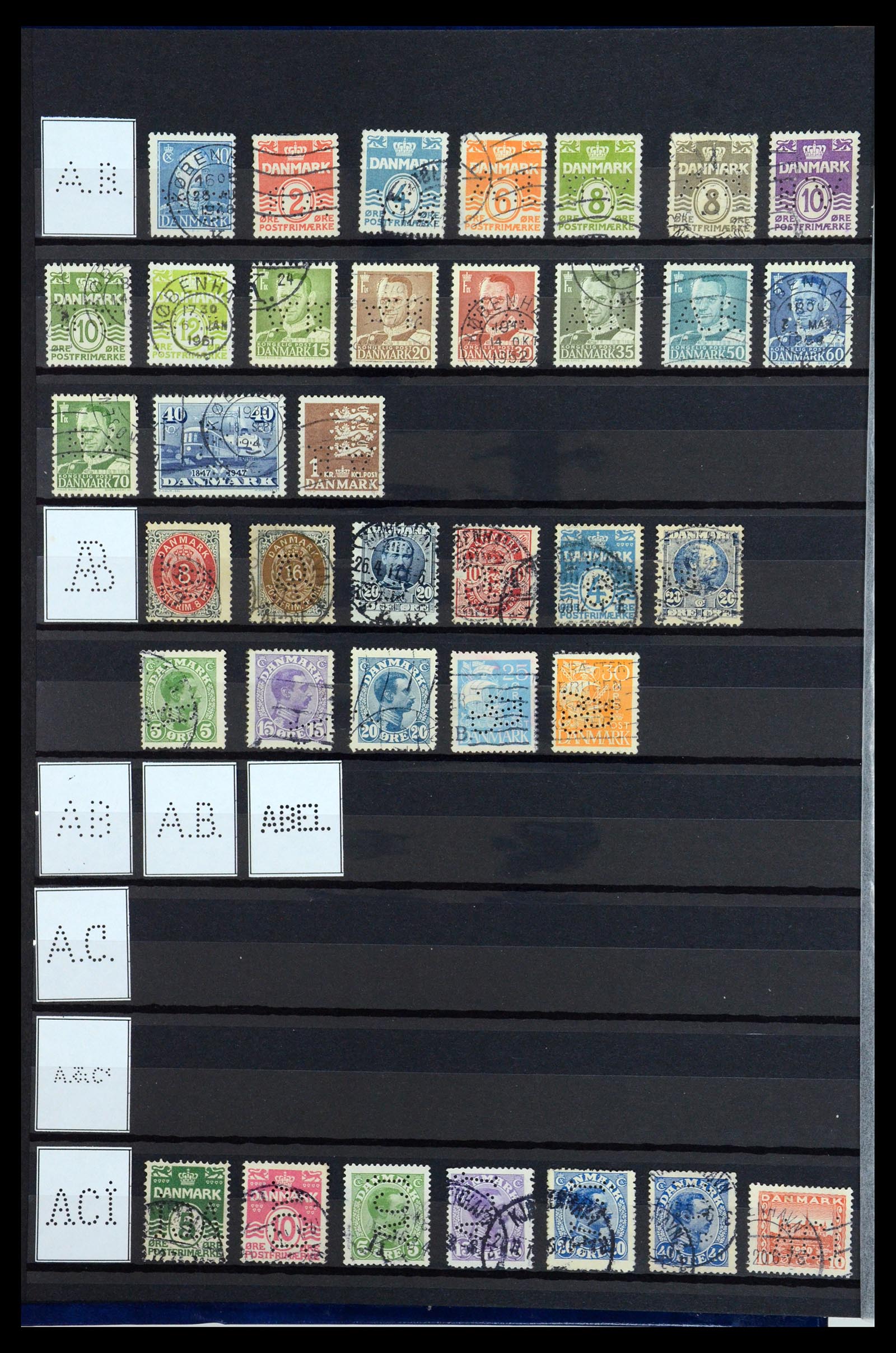 36396 002 - Postzegelverzameling 36396 Denemarken perfins.