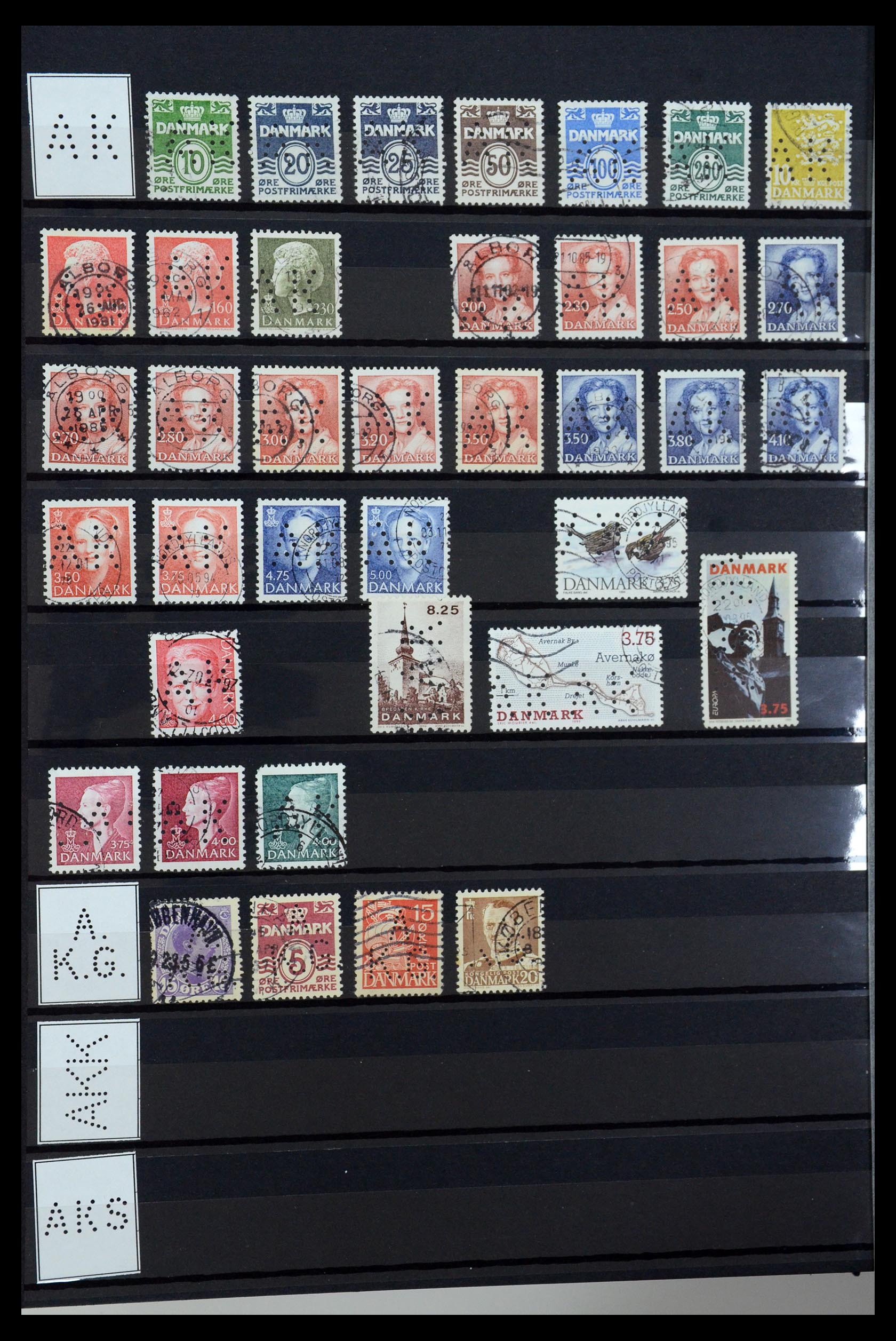 36396 006 - Postzegelverzameling 36396 Denemarken perfins.