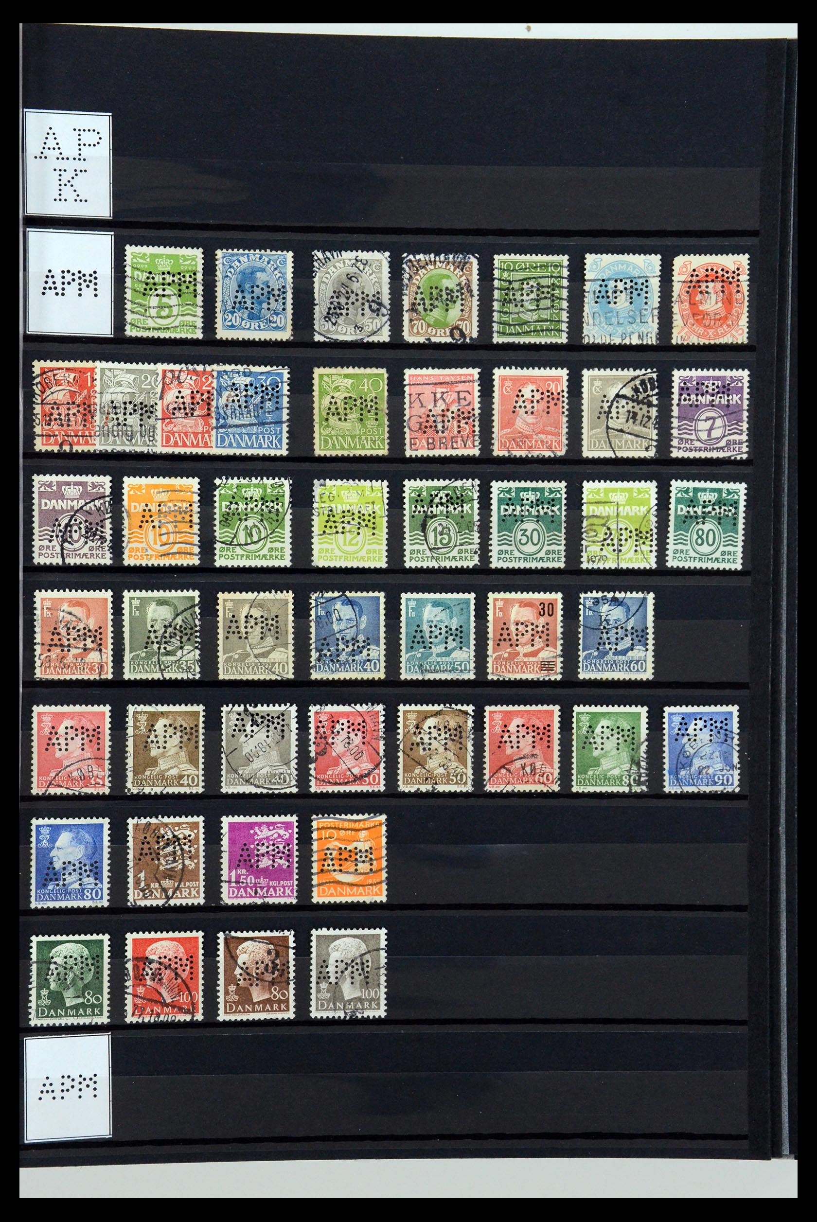 36396 009 - Postzegelverzameling 36396 Denemarken perfins.
