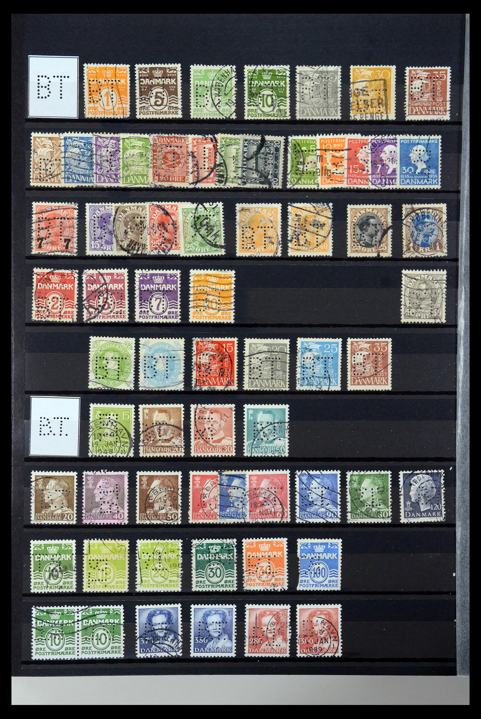 36396 020 - Postzegelverzameling 36396 Denemarken perfins.
