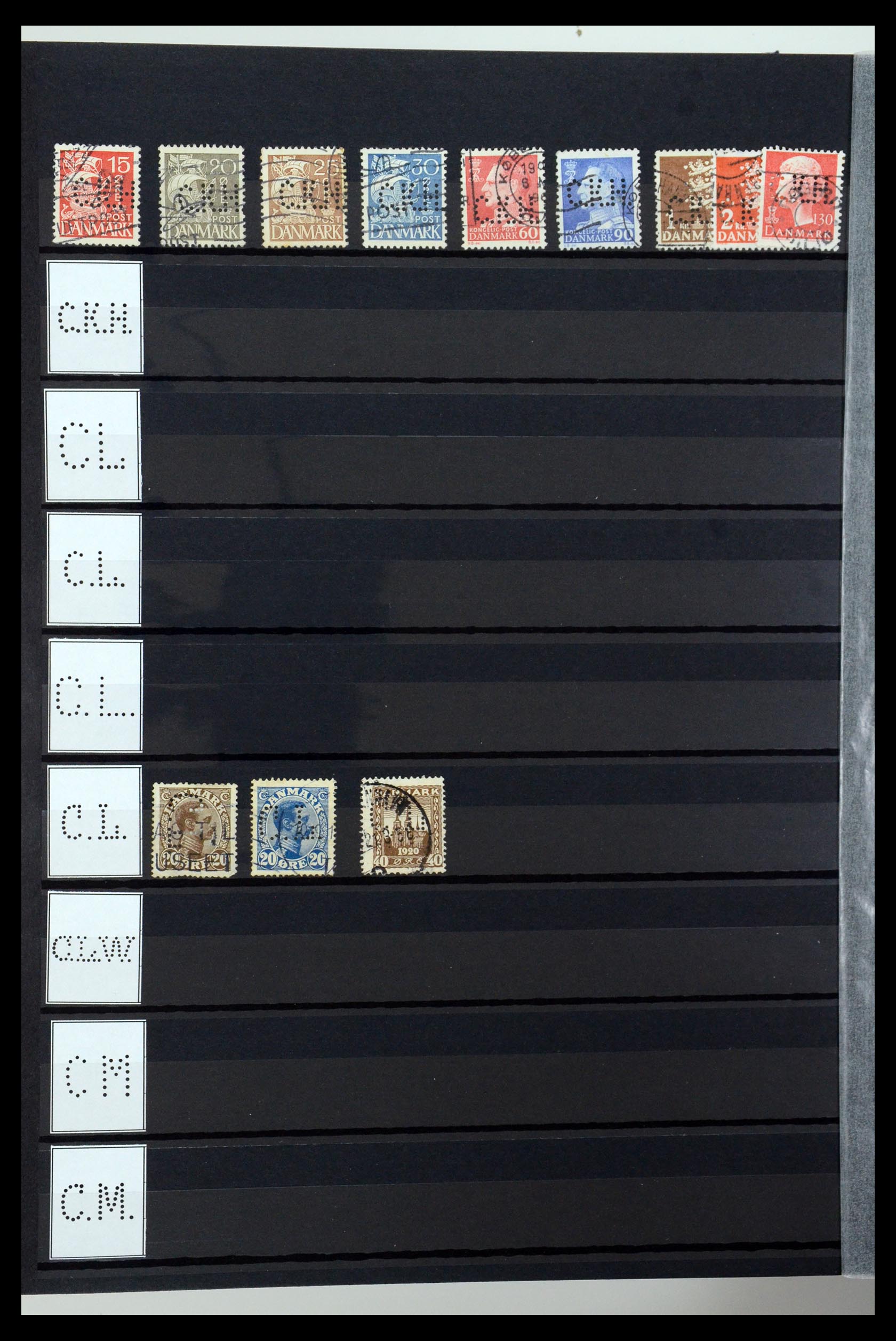 36396 028 - Postzegelverzameling 36396 Denemarken perfins.