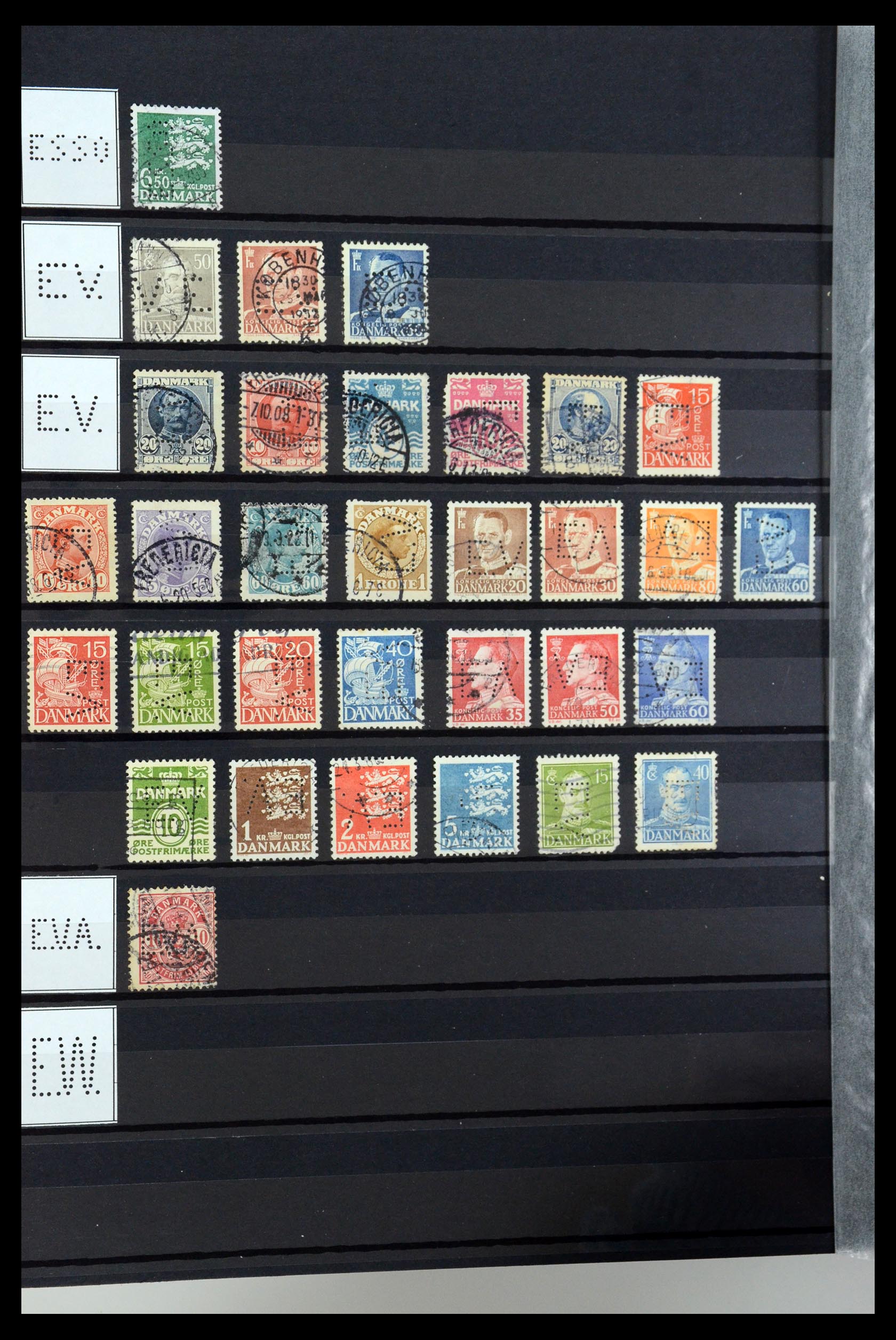 36396 047 - Postzegelverzameling 36396 Denemarken perfins.