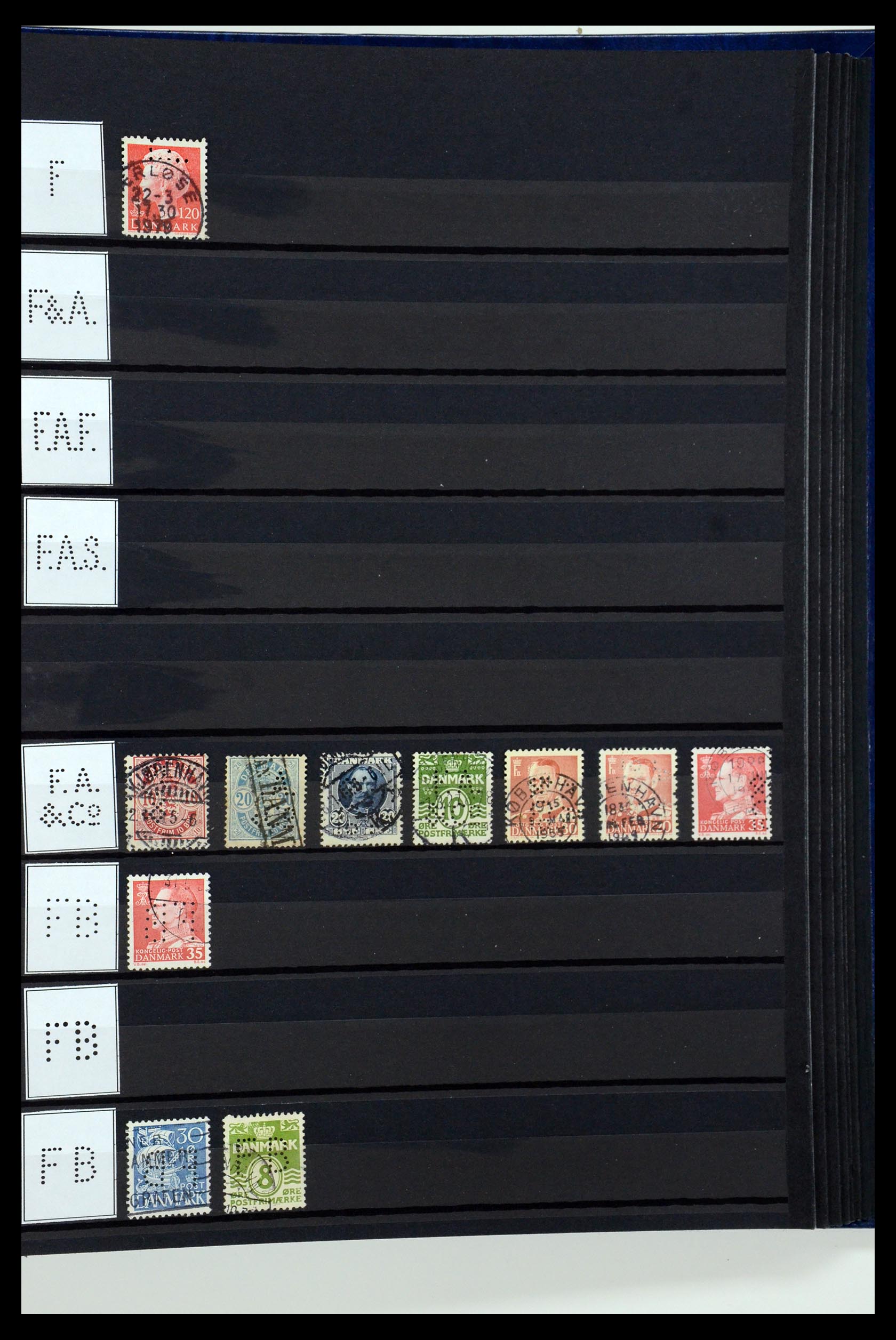 36396 048 - Postzegelverzameling 36396 Denemarken perfins.