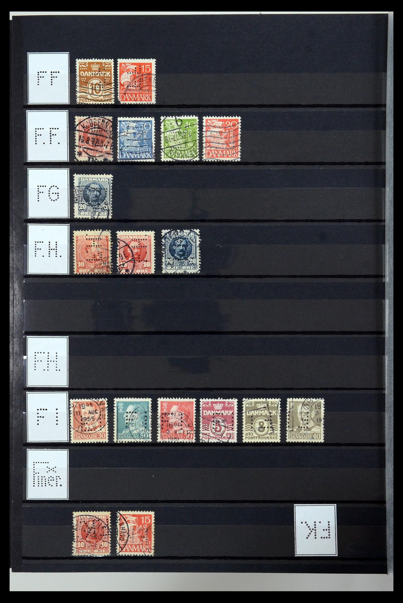 36396 051 - Postzegelverzameling 36396 Denemarken perfins.