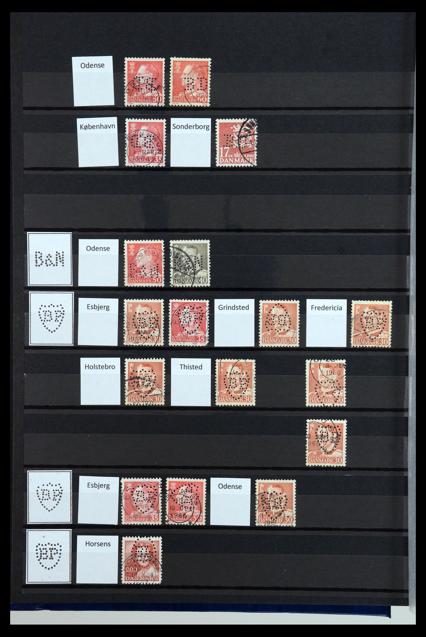 36396 061 - Postzegelverzameling 36396 Denemarken perfins.