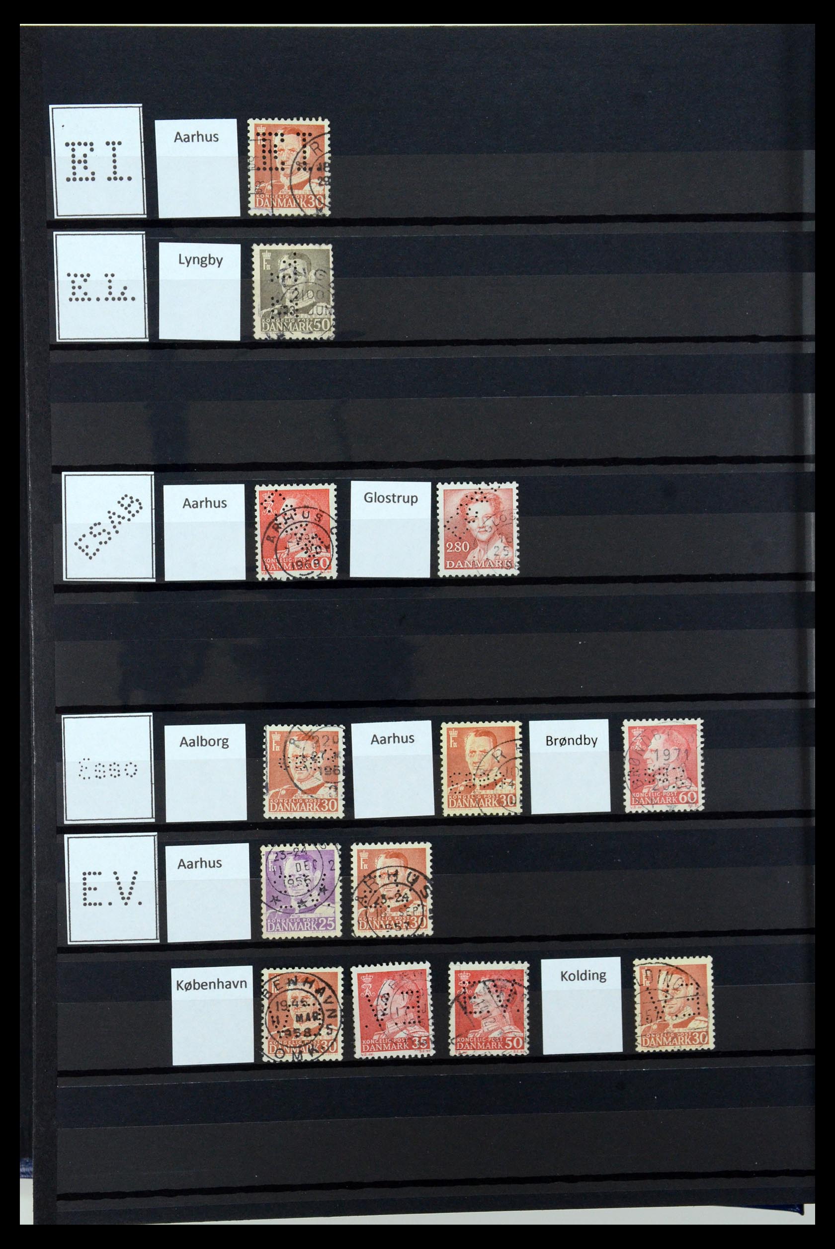 36396 065 - Postzegelverzameling 36396 Denemarken perfins.