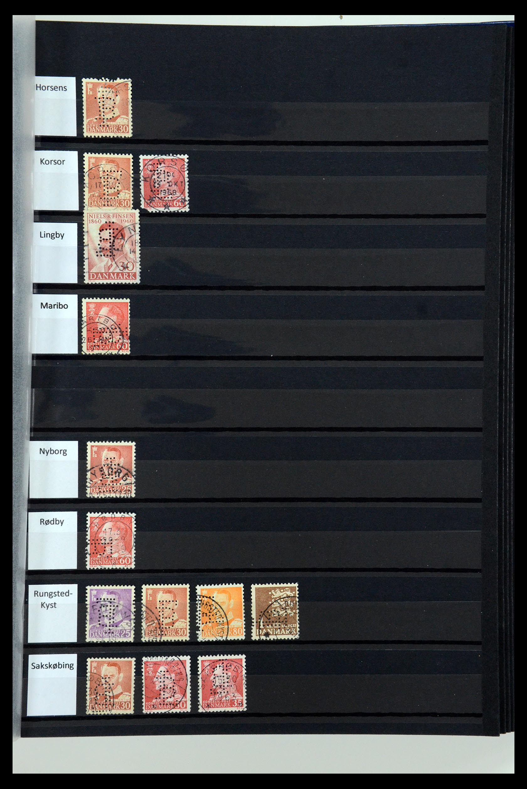 36396 088 - Postzegelverzameling 36396 Denemarken perfins.