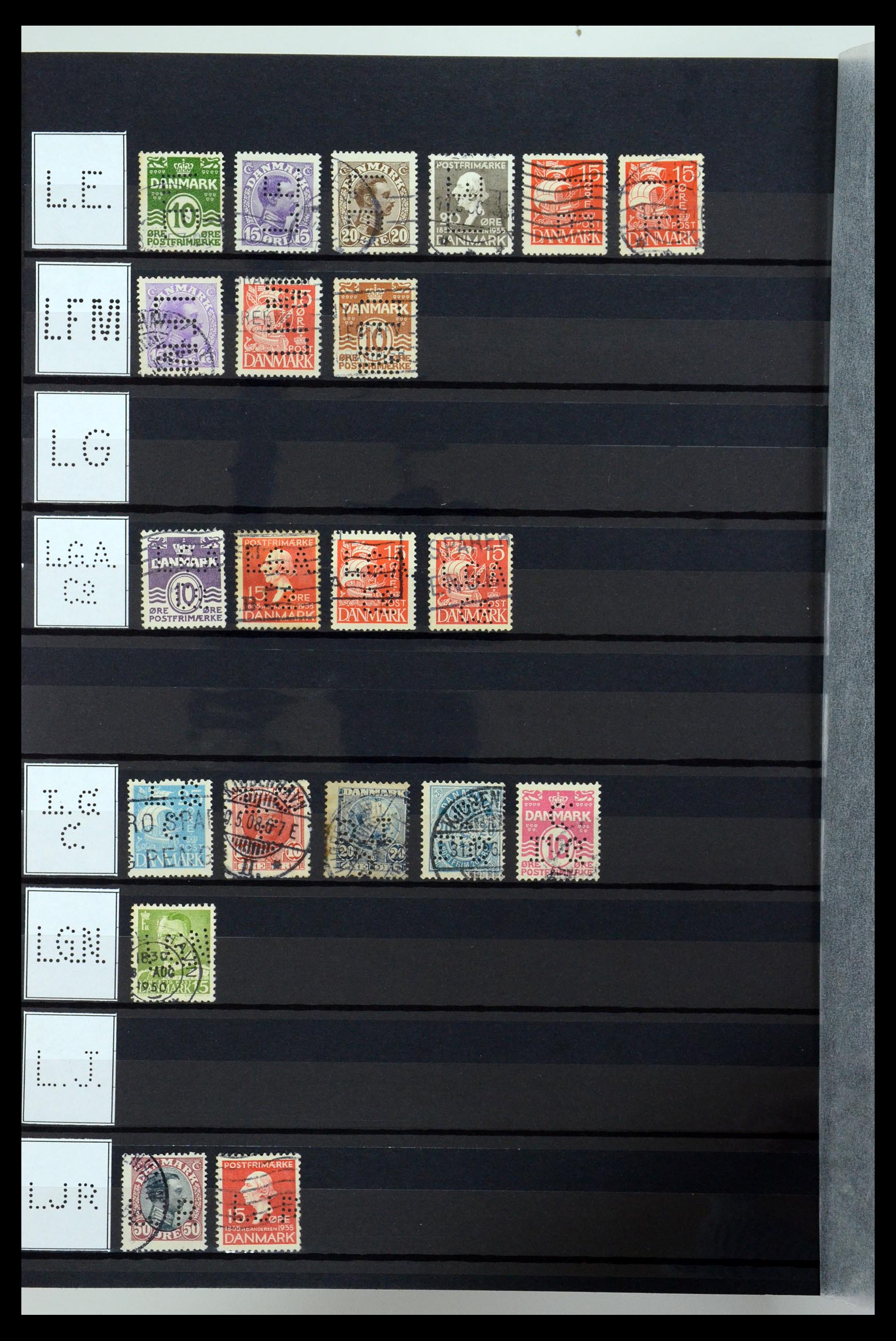 36396 164 - Postzegelverzameling 36396 Denemarken perfins.