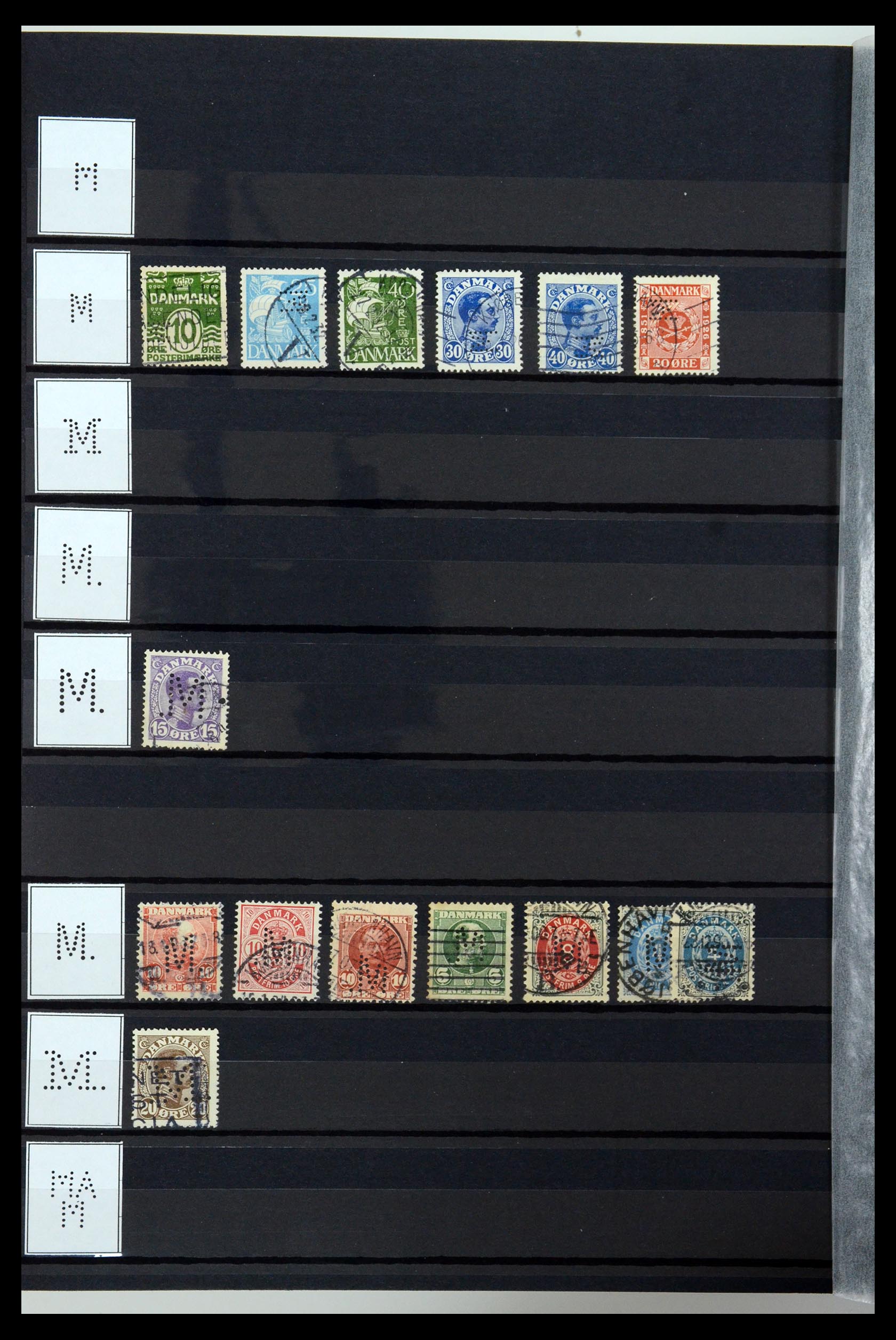 36396 171 - Postzegelverzameling 36396 Denemarken perfins.
