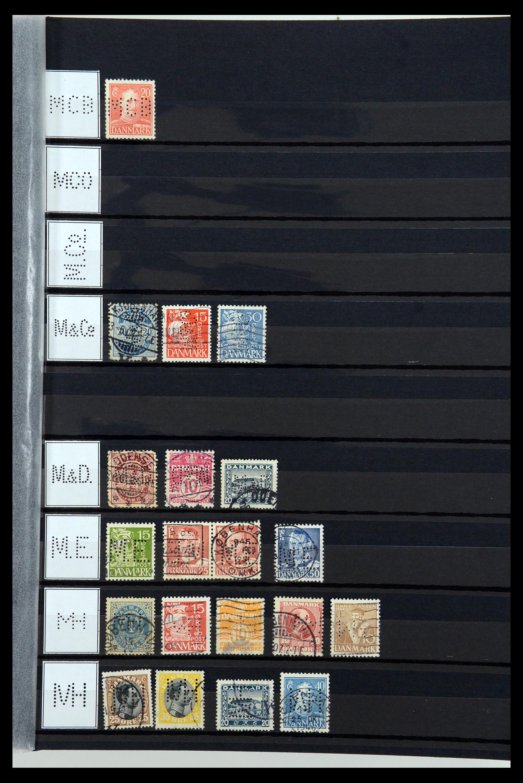 36396 172 - Postzegelverzameling 36396 Denemarken perfins.