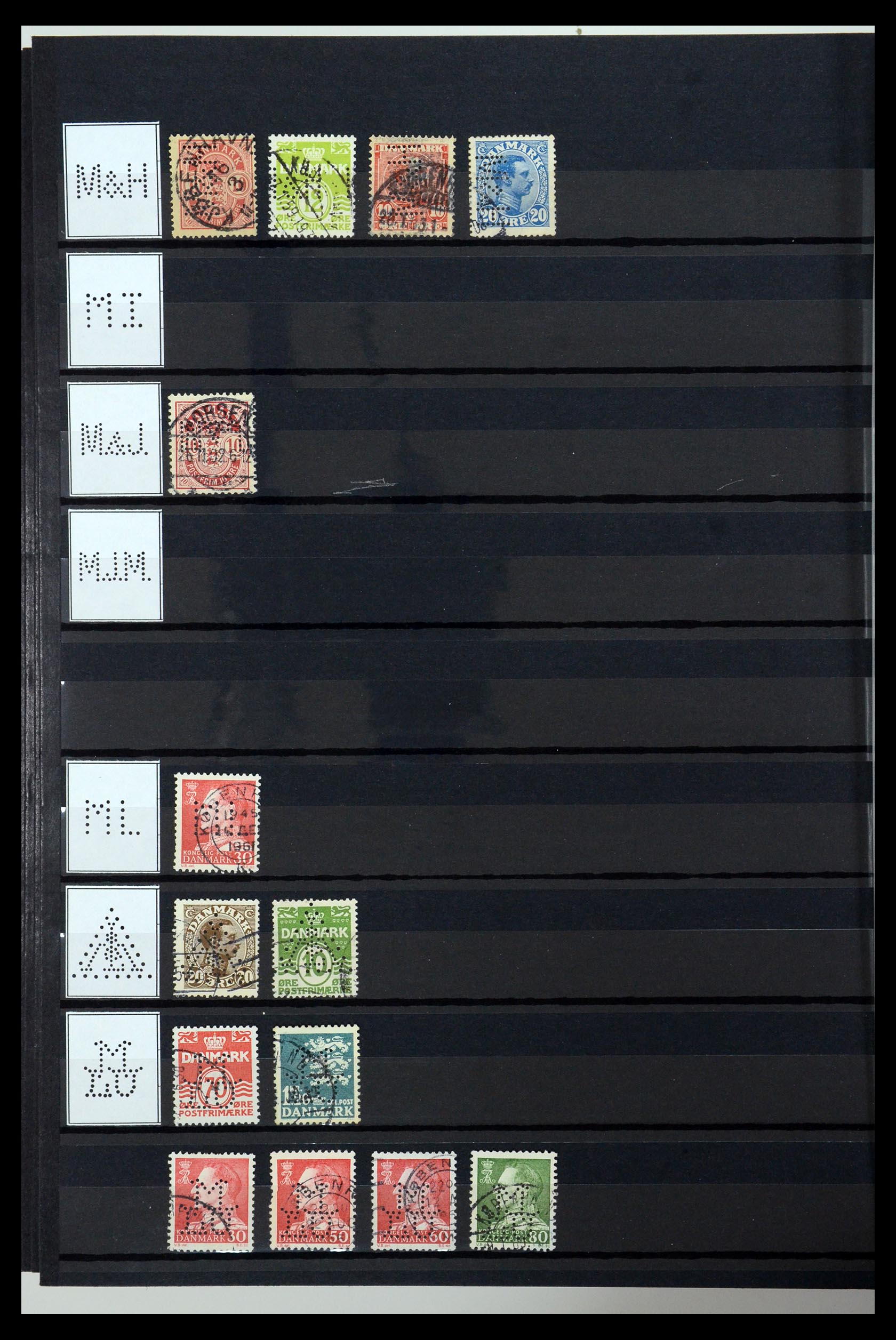 36396 173 - Postzegelverzameling 36396 Denemarken perfins.