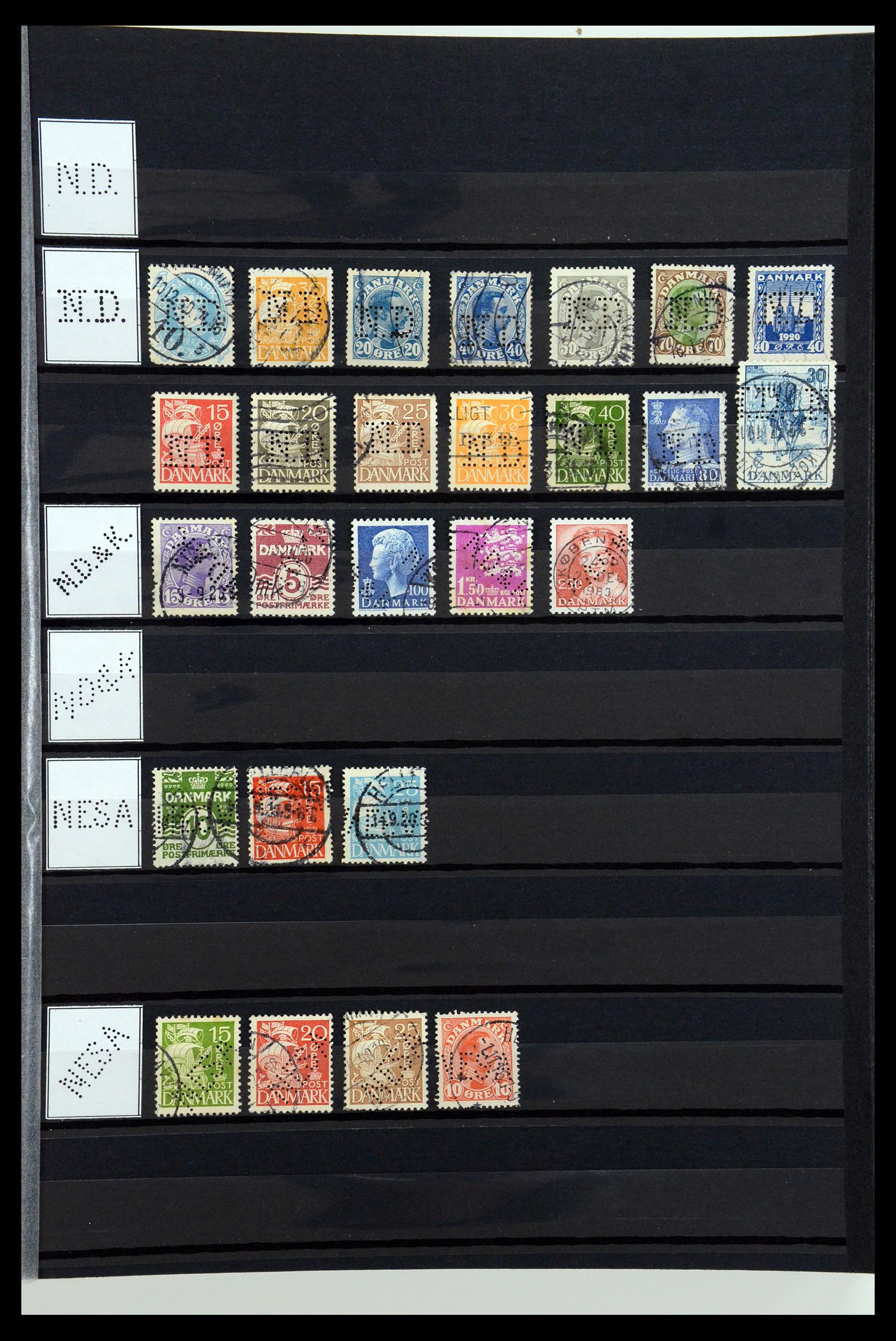 36396 178 - Postzegelverzameling 36396 Denemarken perfins.