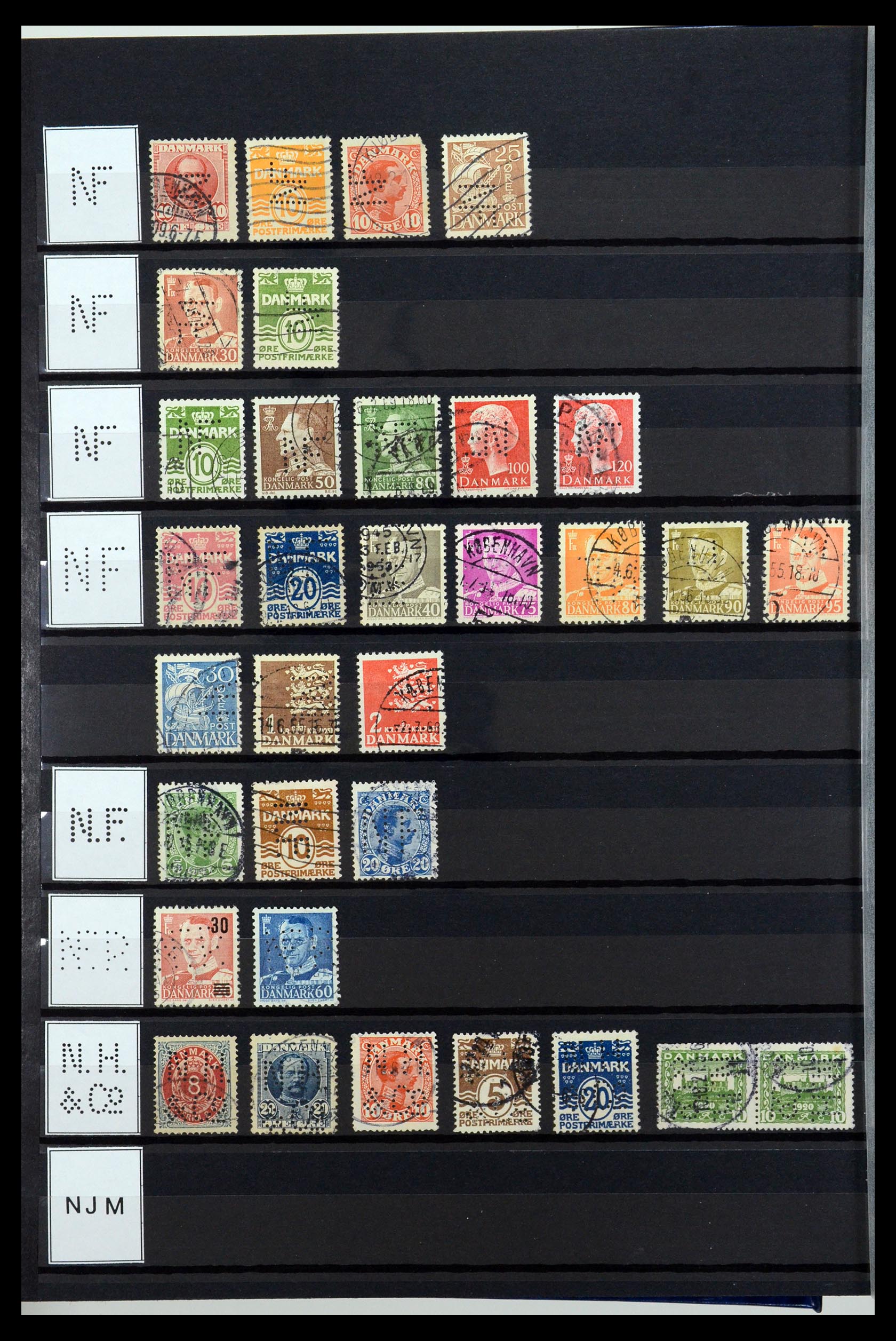 36396 179 - Postzegelverzameling 36396 Denemarken perfins.