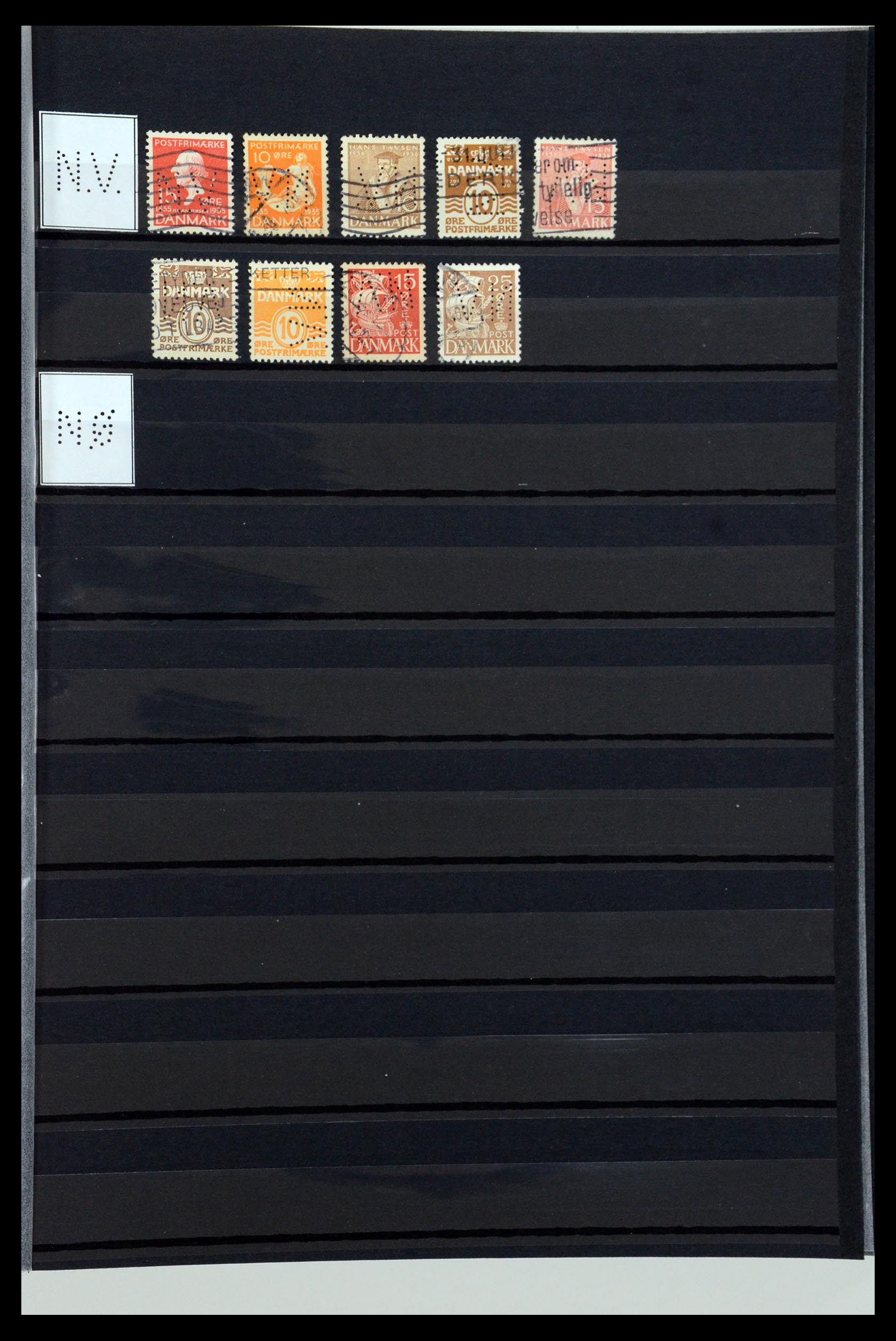 36396 184 - Postzegelverzameling 36396 Denemarken perfins.