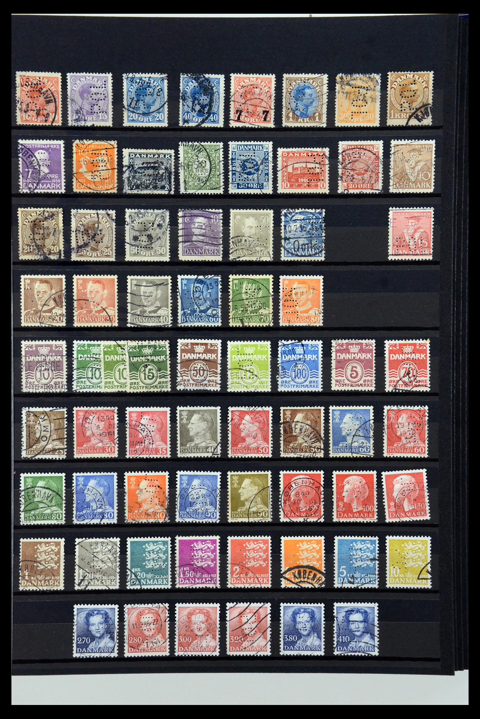 36396 196 - Postzegelverzameling 36396 Denemarken perfins.