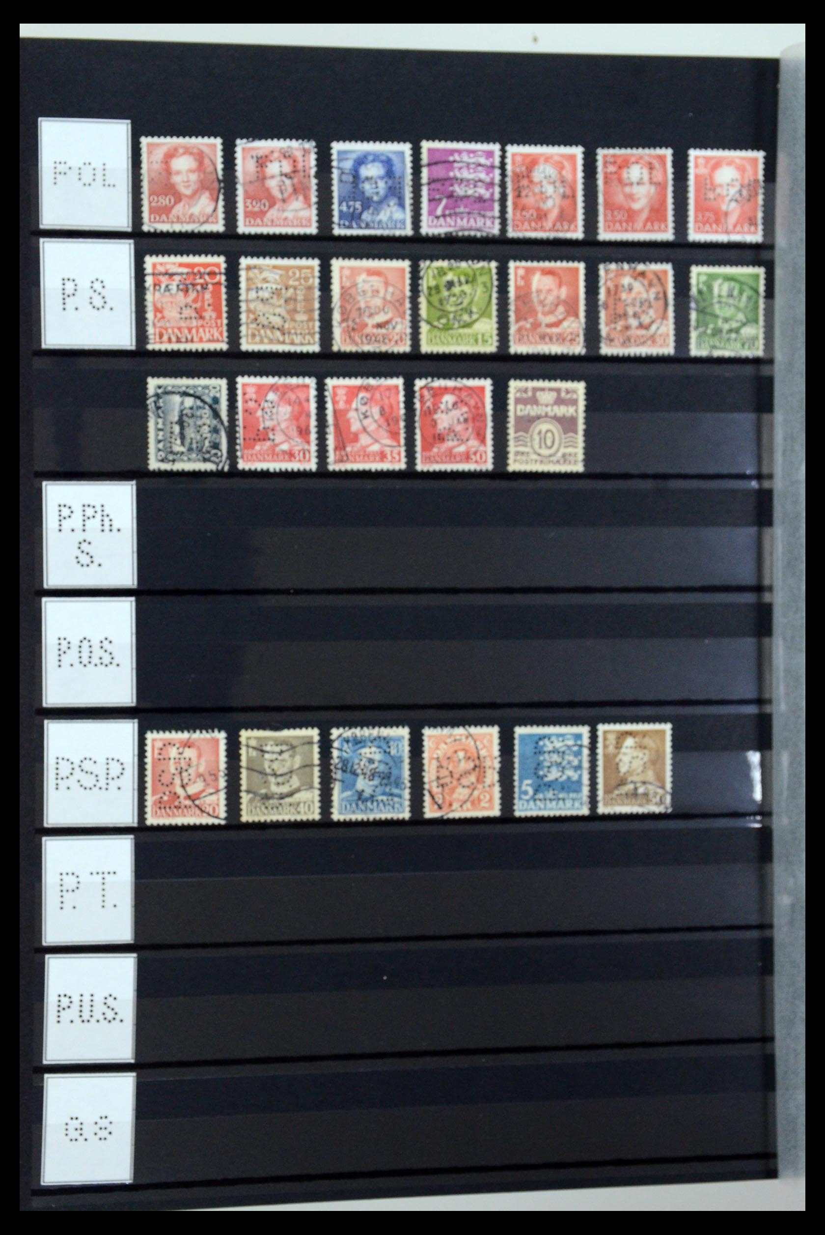 36396 197 - Postzegelverzameling 36396 Denemarken perfins.