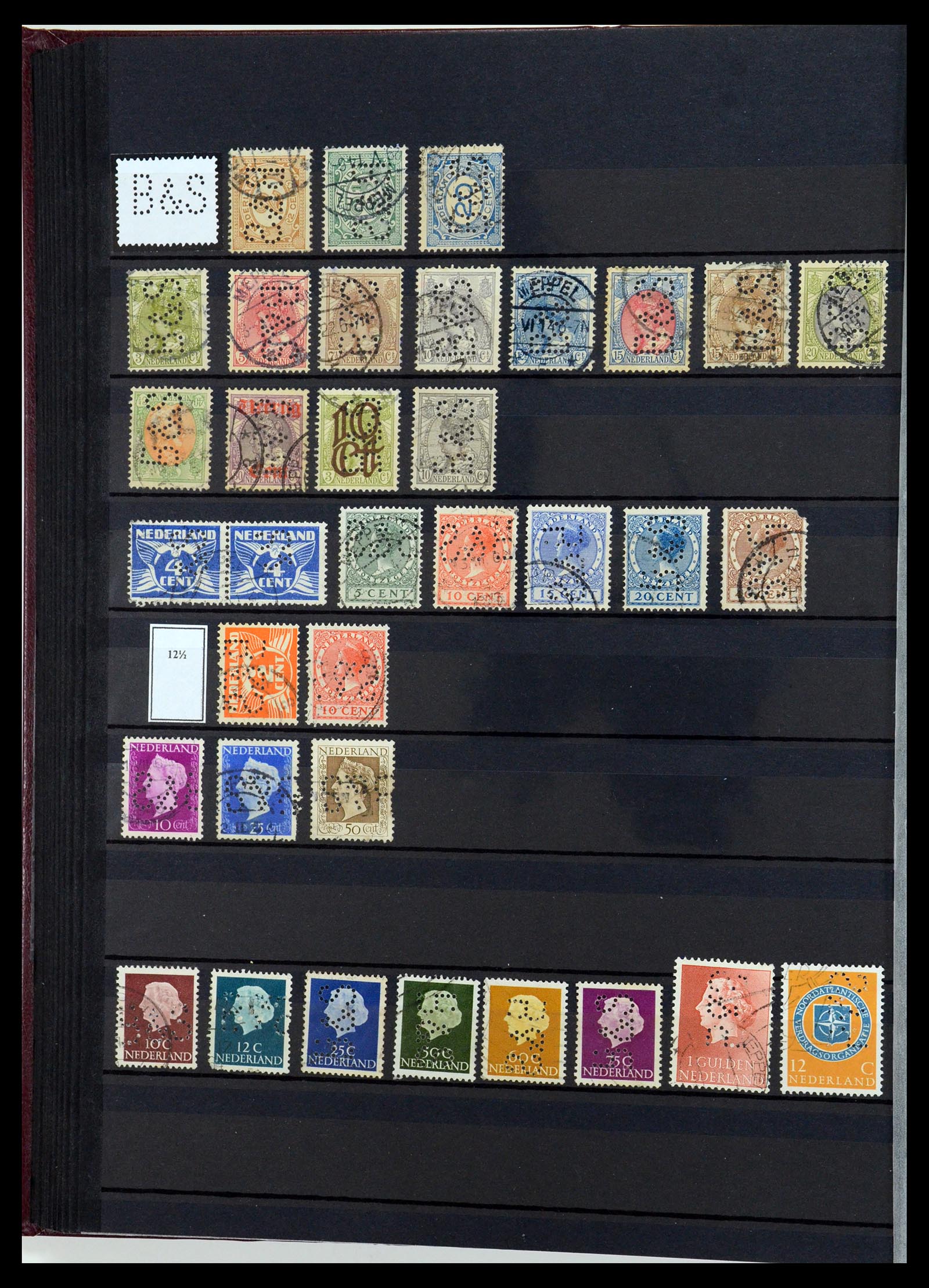 36400 022 - Postzegelverzameling 36400 Nederland perfins 1872-1980.
